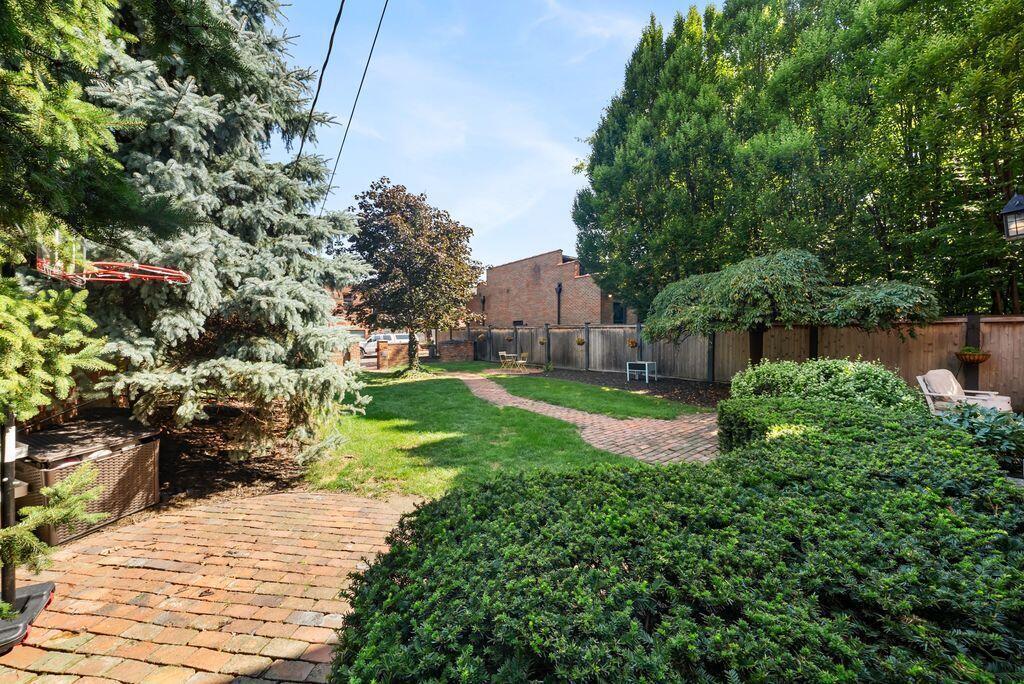 247 Lear Street Property Photo 48