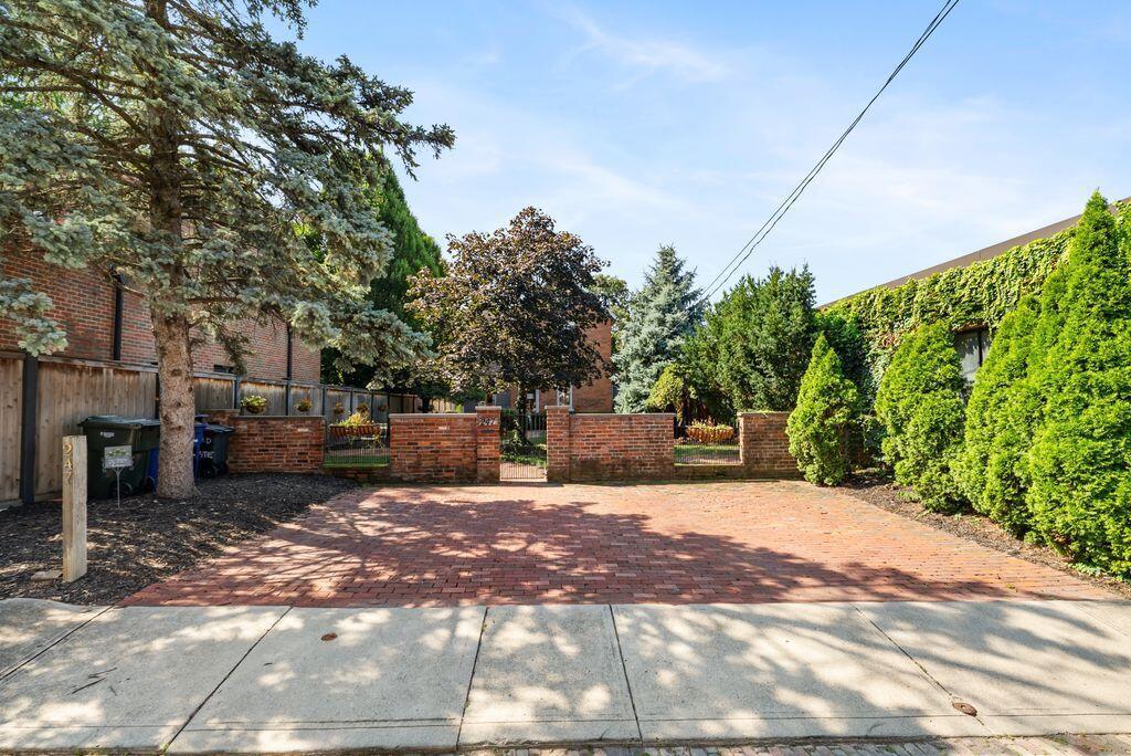 247 Lear Street Property Photo 52