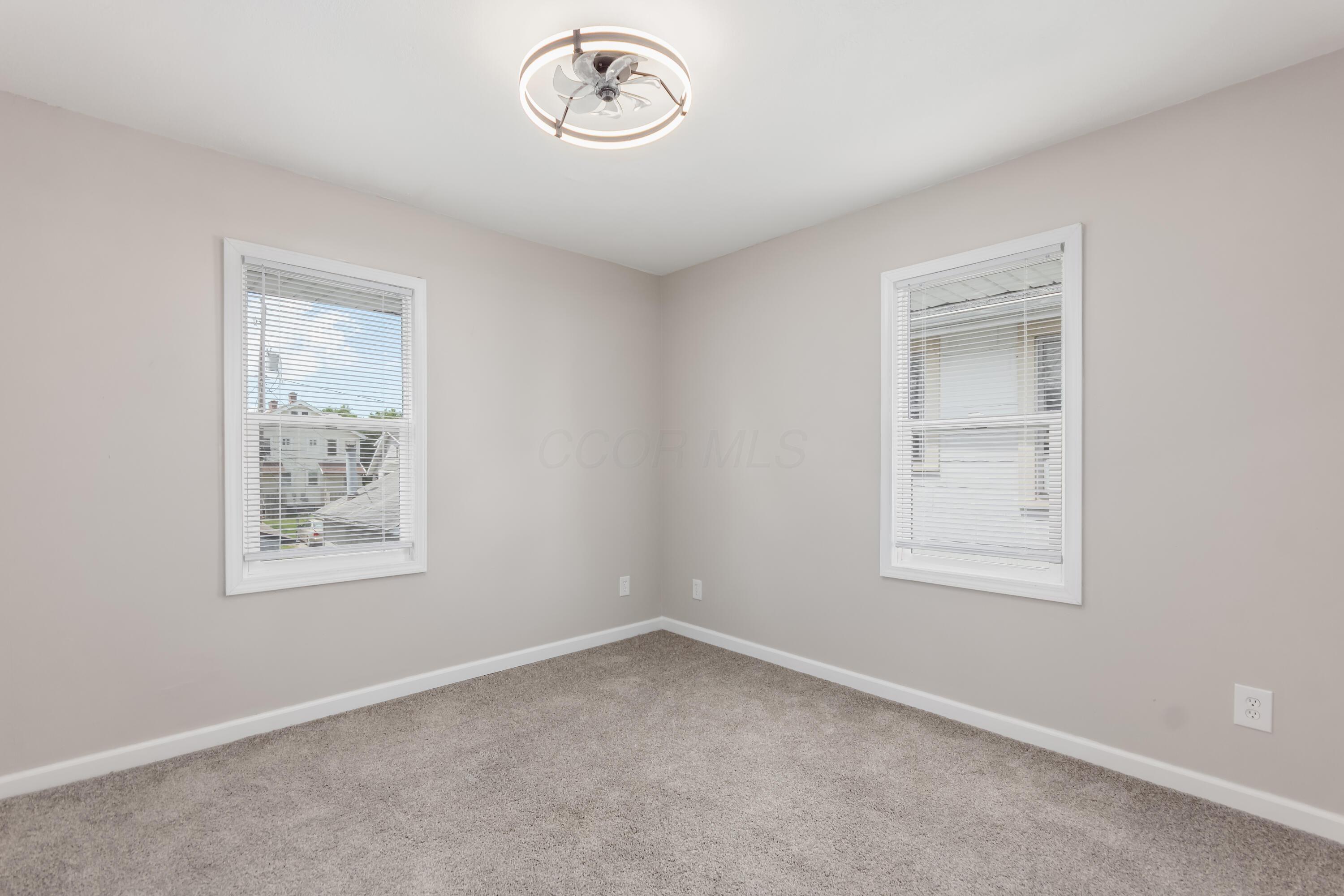 135 N Powell Avenue Property Photo 26