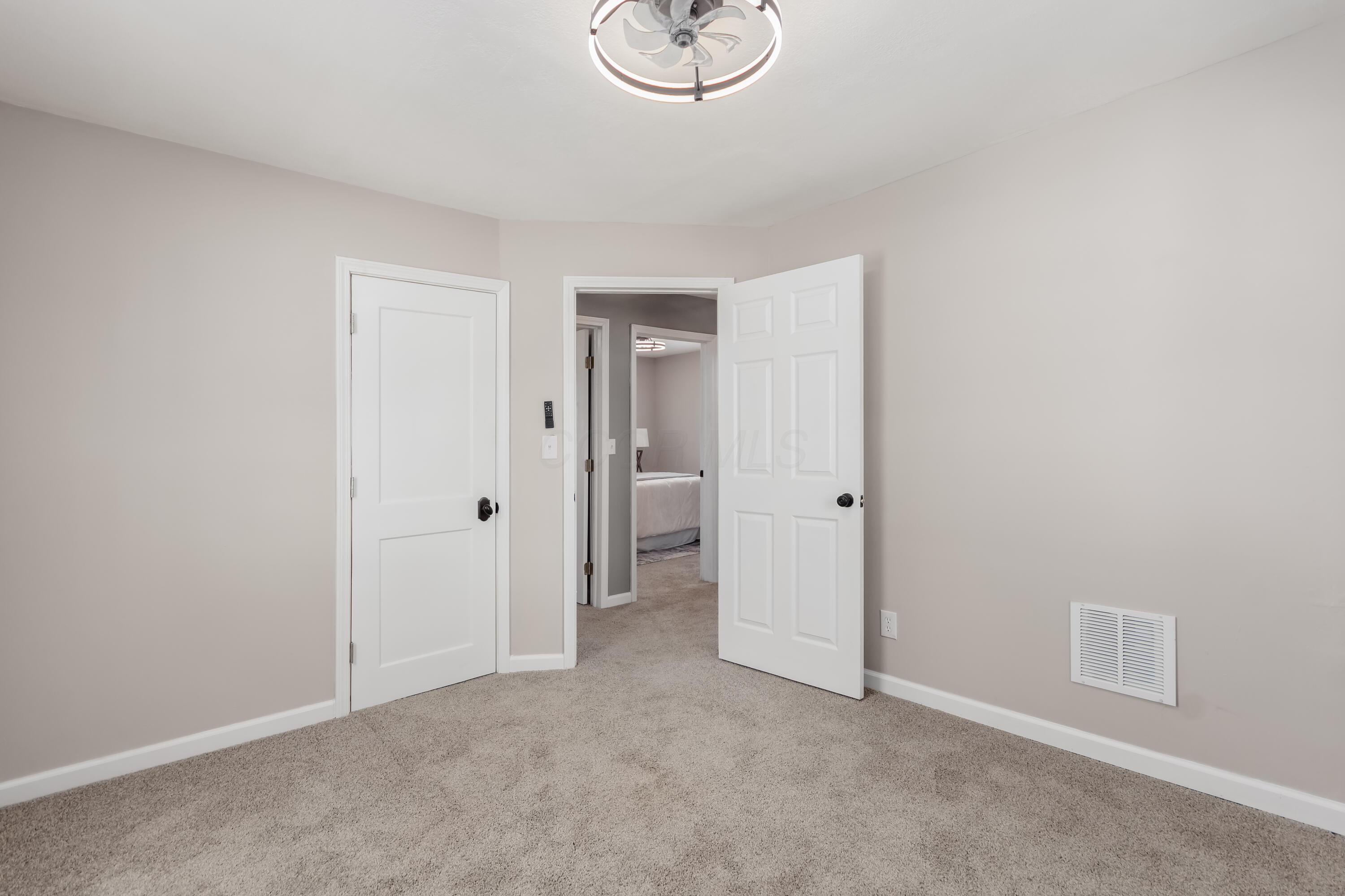 135 N Powell Avenue Property Photo 27