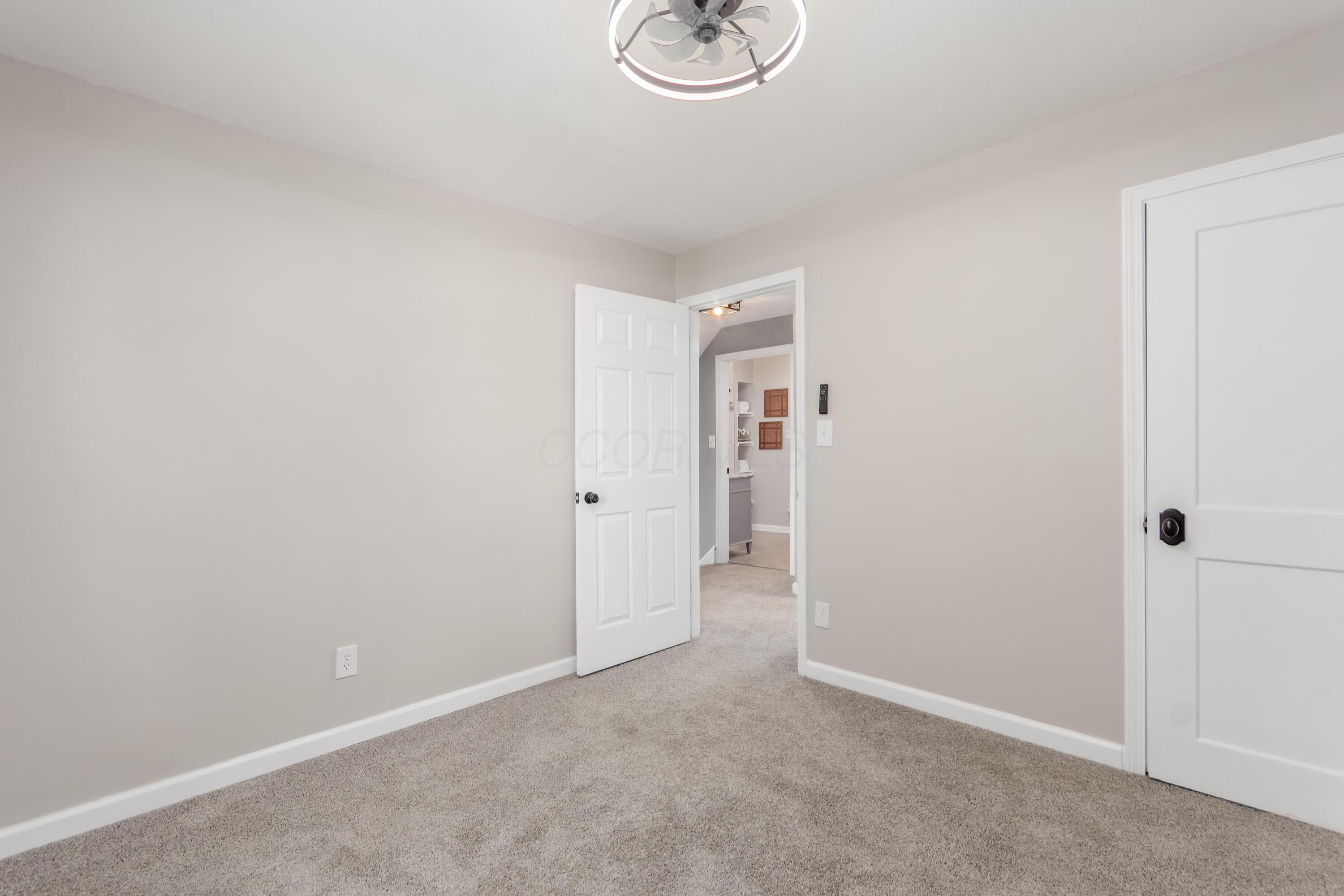 135 N Powell Avenue Property Photo 29