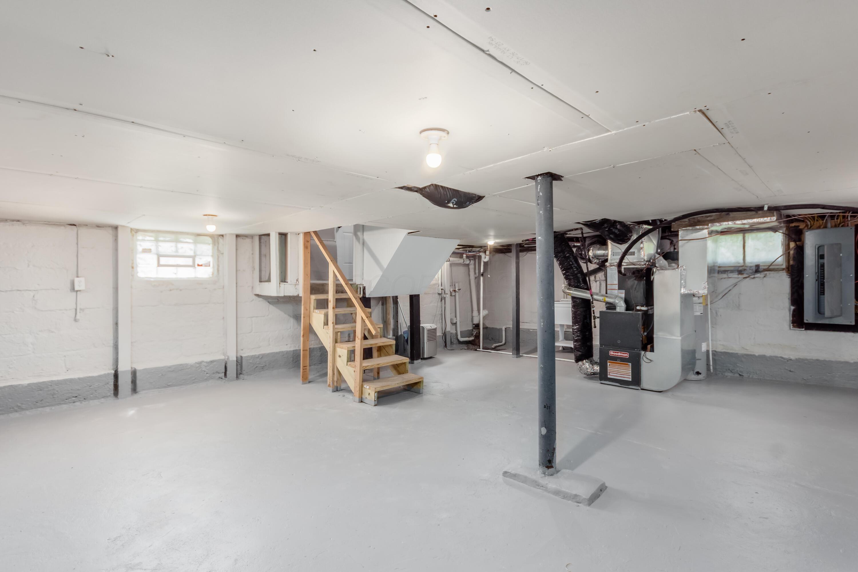 135 N Powell Avenue Property Photo 33