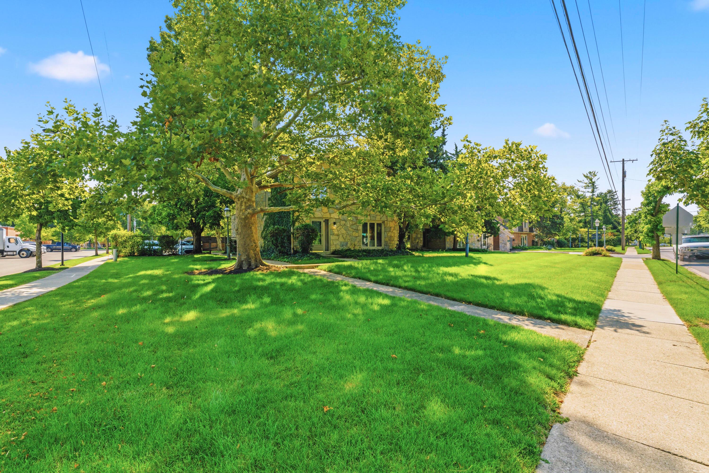 3600 Reed Road, 8 Property Photo 2