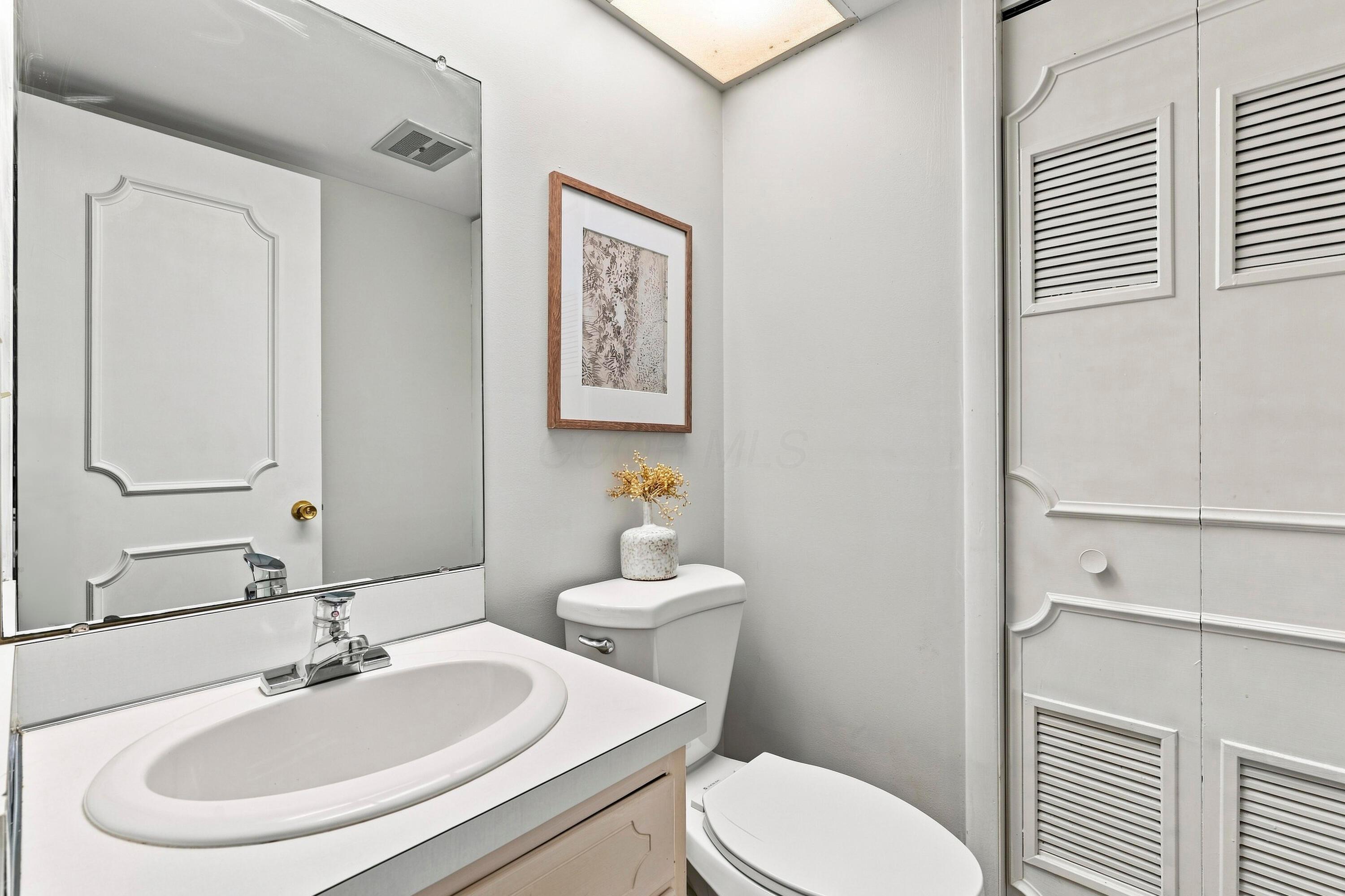 3600 Reed Road, 8 Property Photo 15