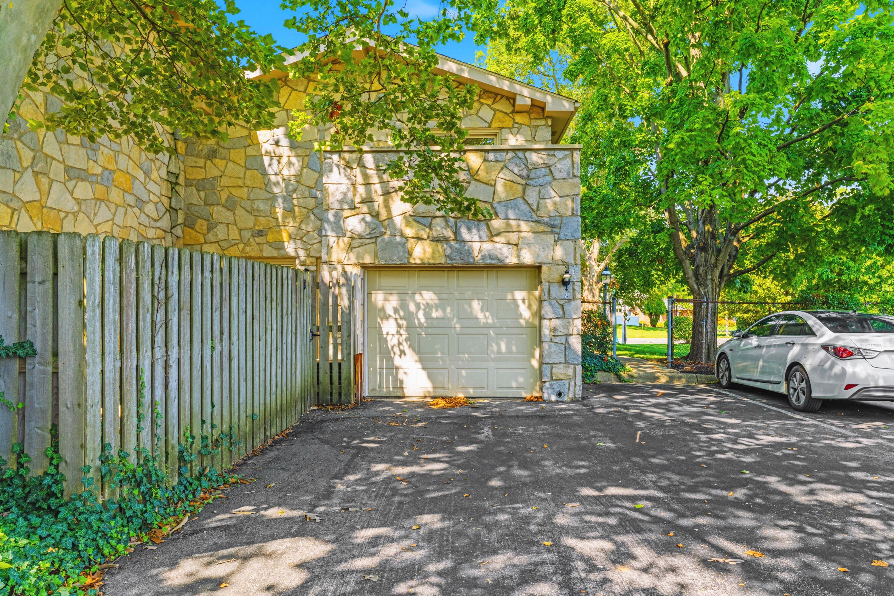 3600 Reed Road, 8 Property Photo 46