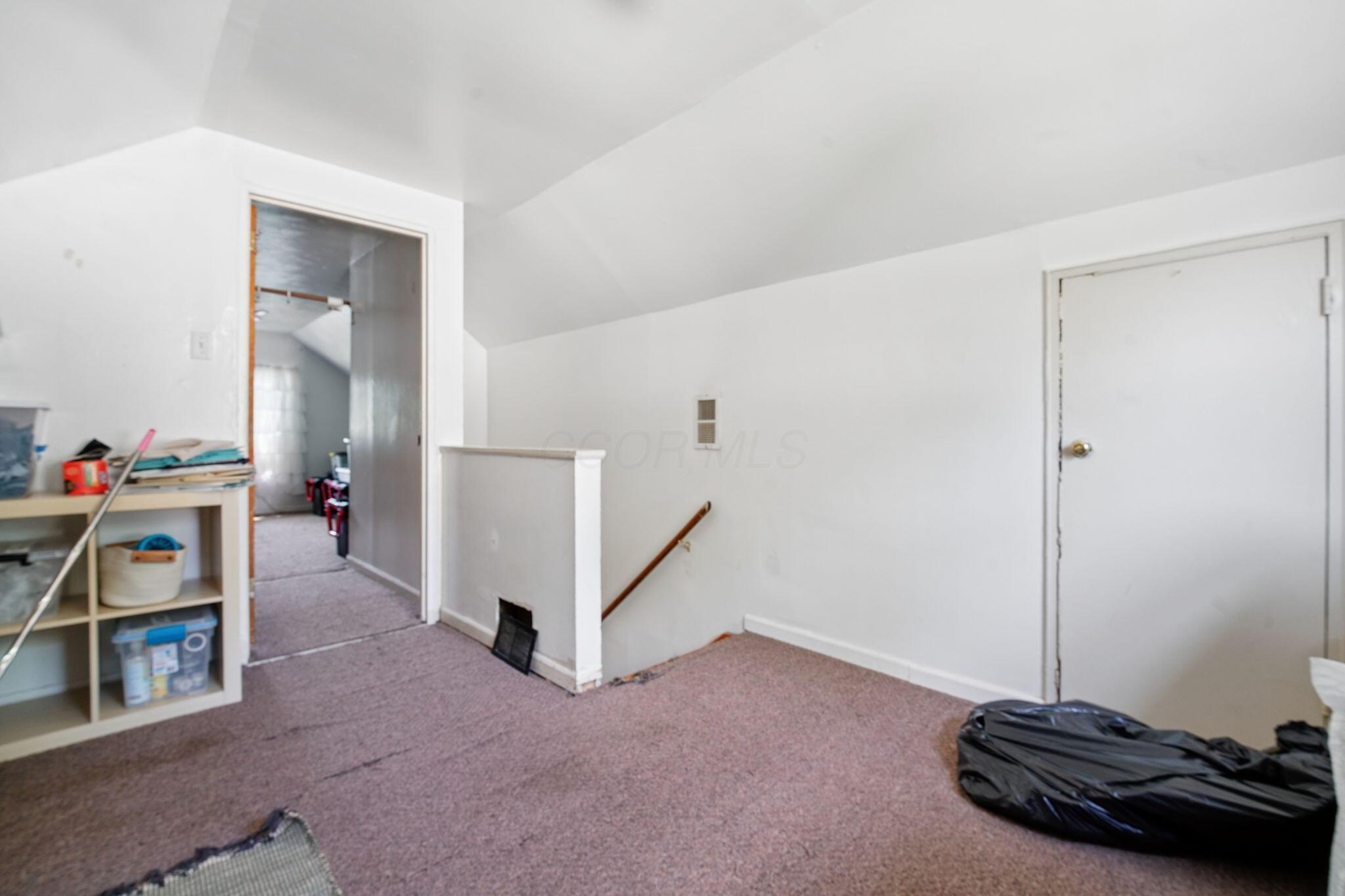991 Dimson Drive E Property Photo 24