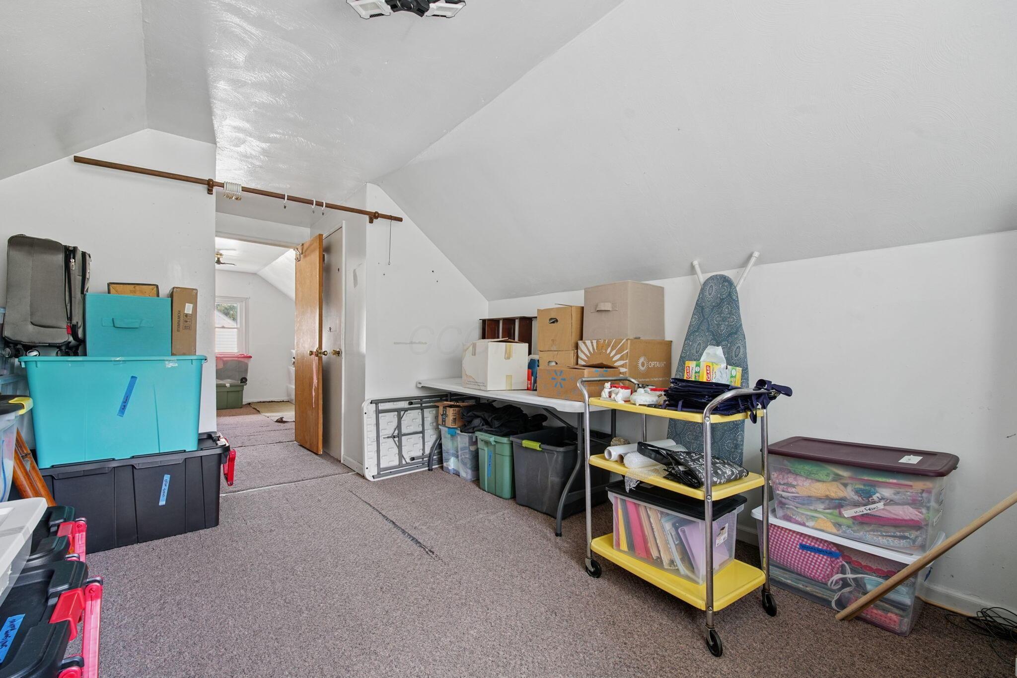 991 Dimson Drive E Property Photo 26