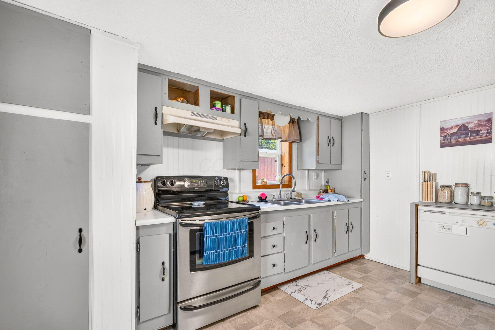 778 3rd Street Property Photo 12