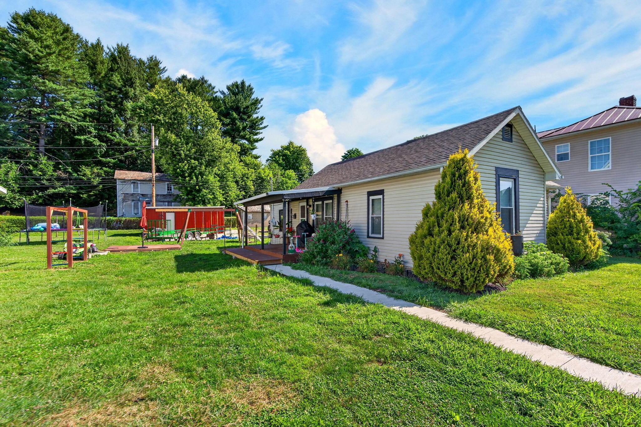778 3rd Street Property Photo 19