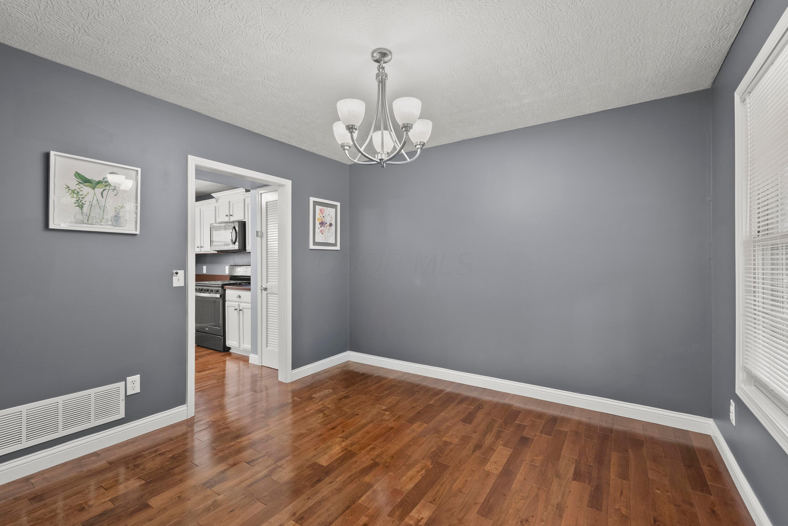 1300 Sassafras Lane Property Photo 6