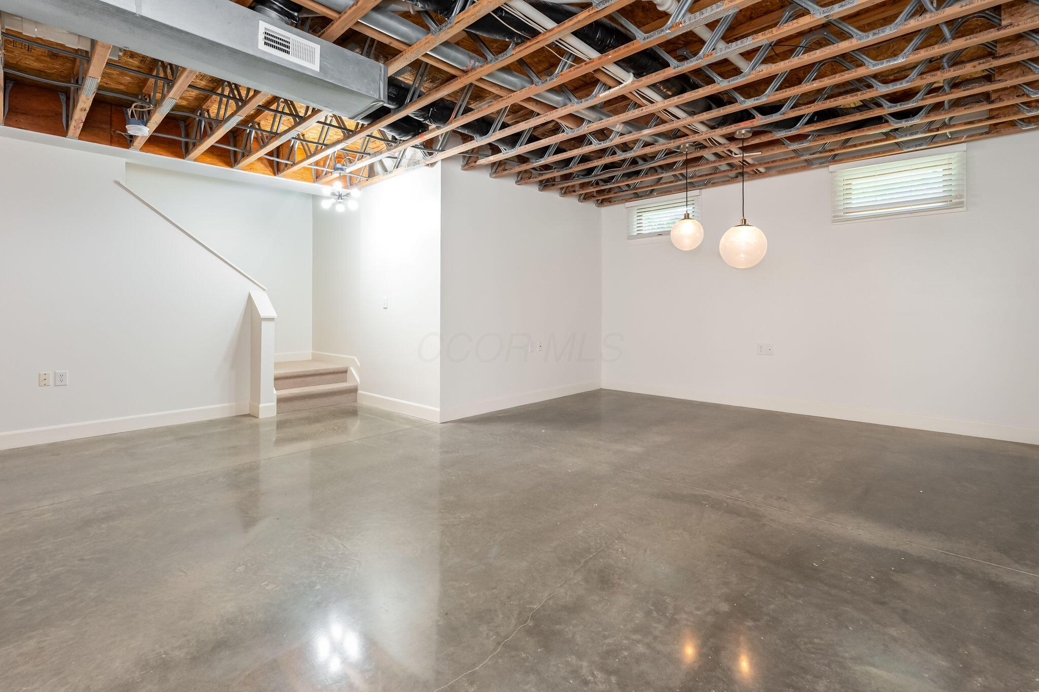 629 S Grant Avenue Property Photo 35