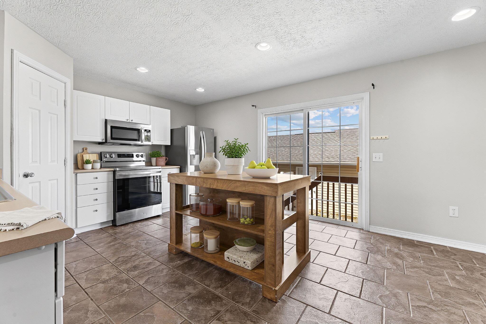 321 Douglasfir Drive Property Photo 3