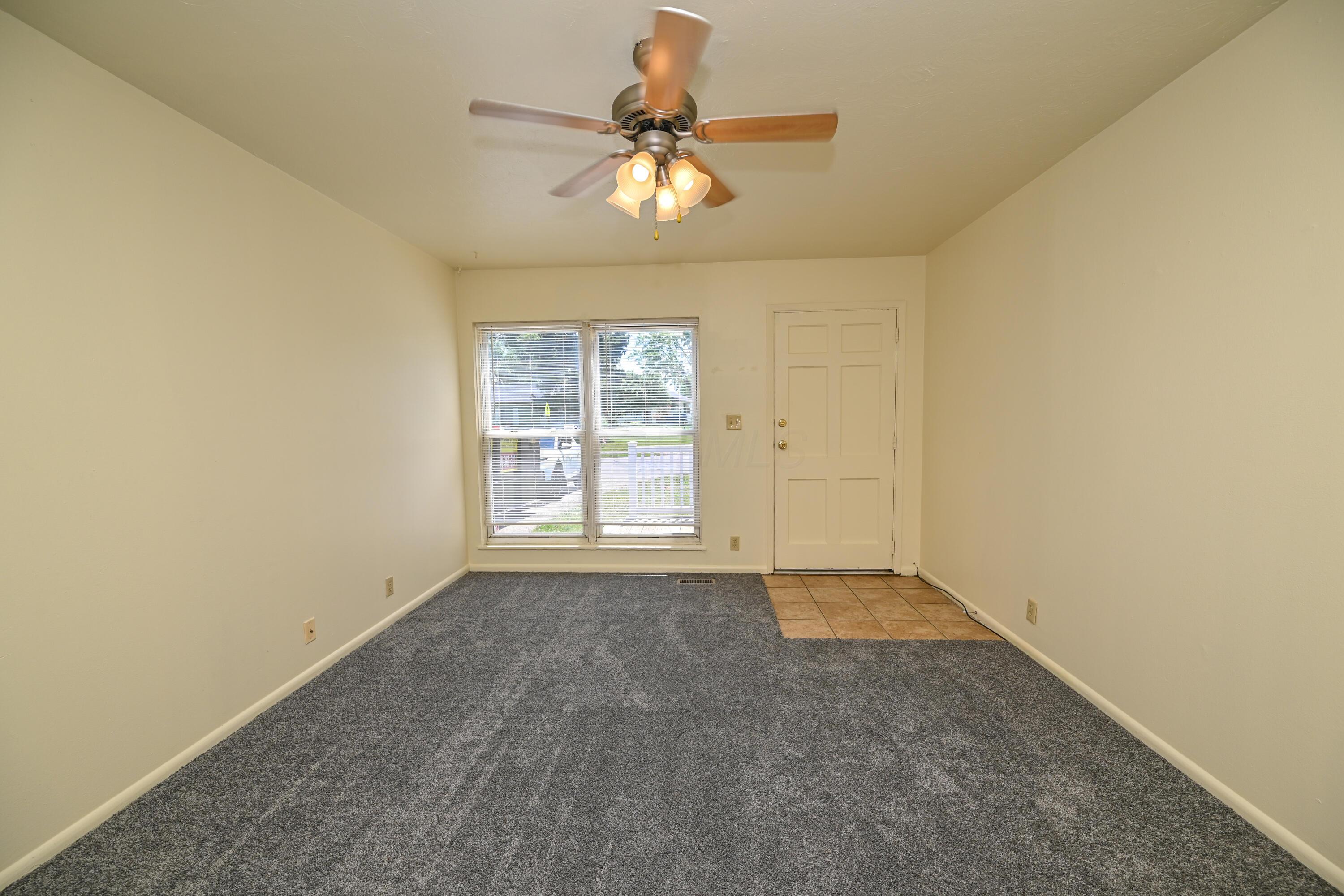 1073 Richmond Avenue Property Photo 4