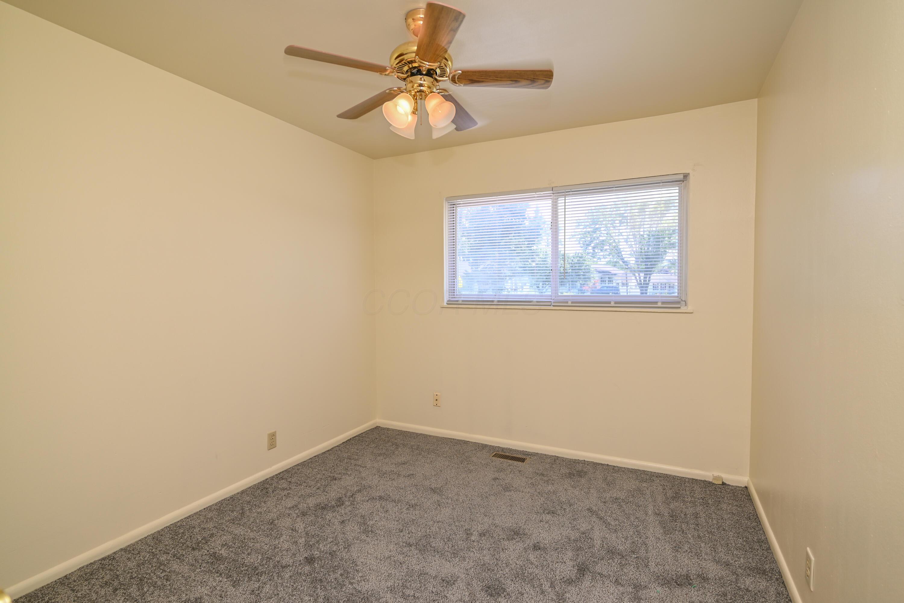 1073 Richmond Avenue Property Photo 13