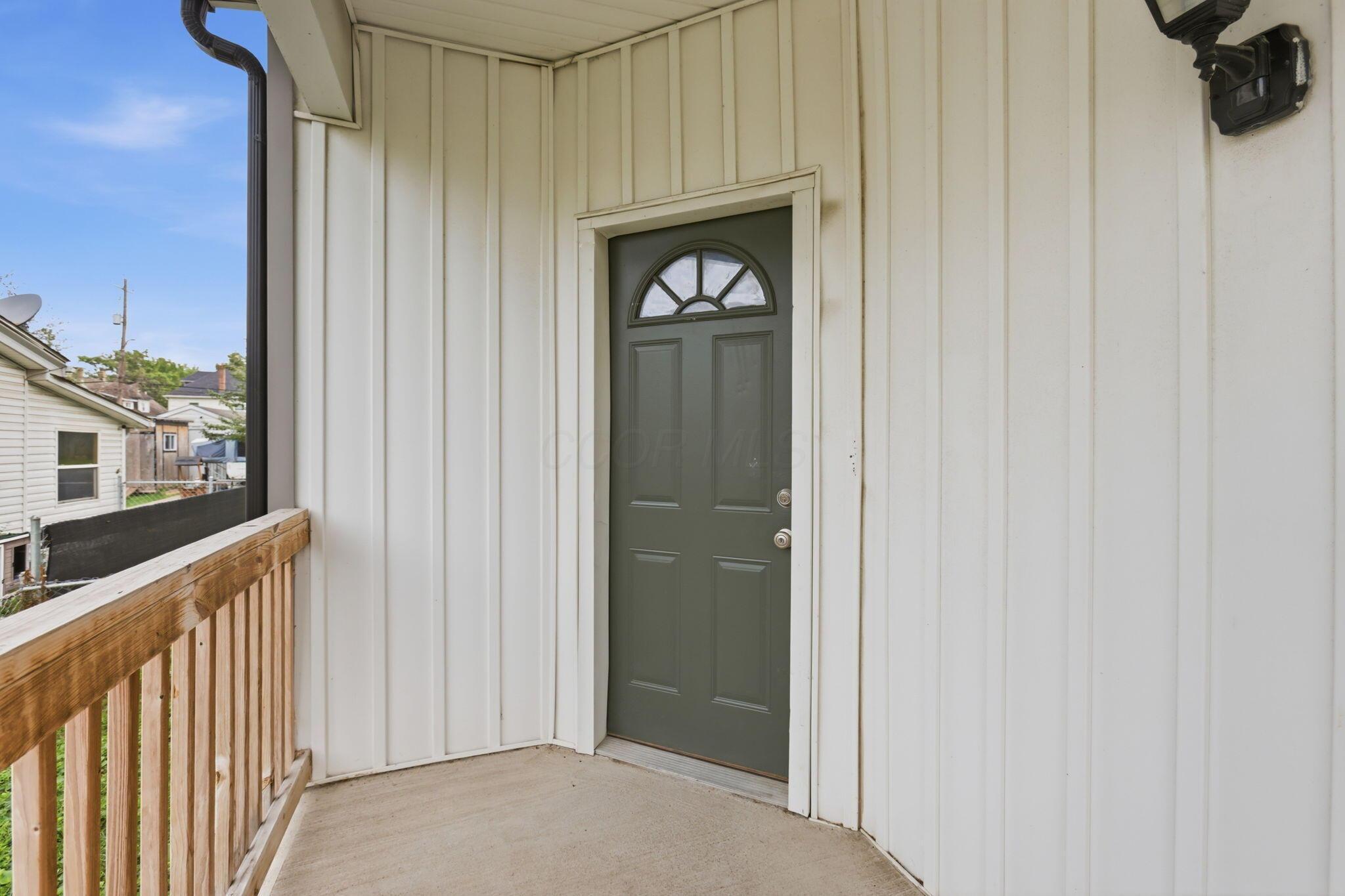 490 E Markison Avenue Property Photo 4