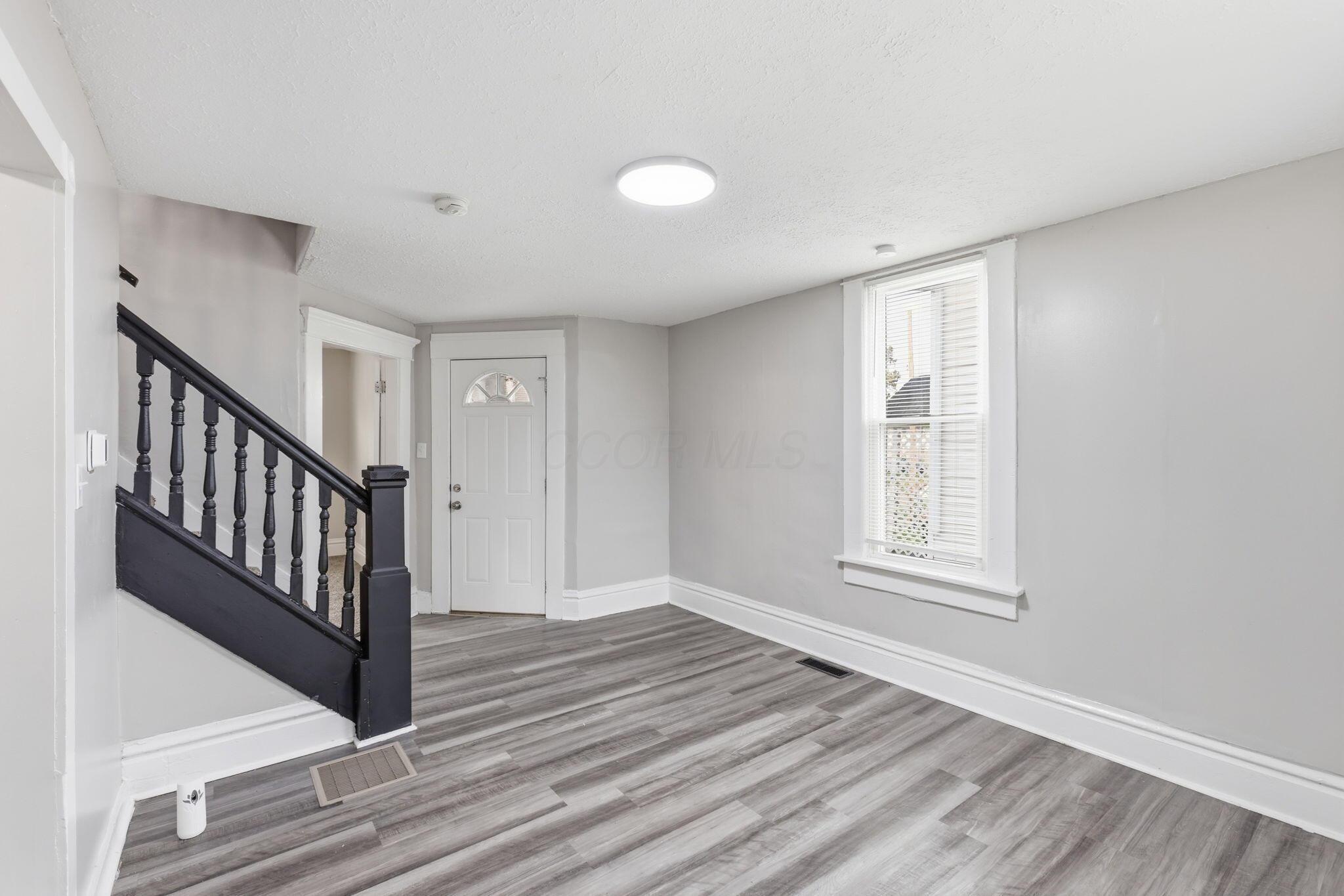 490 E Markison Avenue Property Photo 9