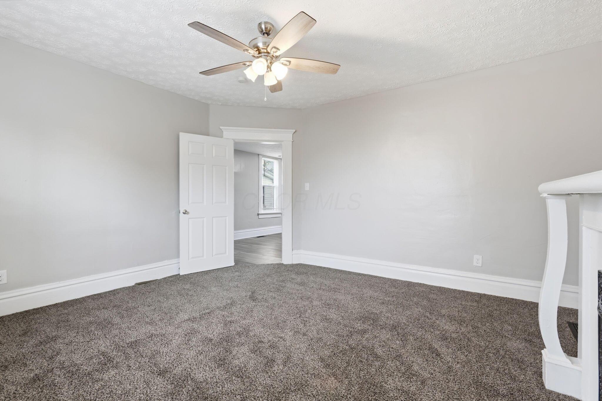 490 E Markison Avenue Property Photo 11