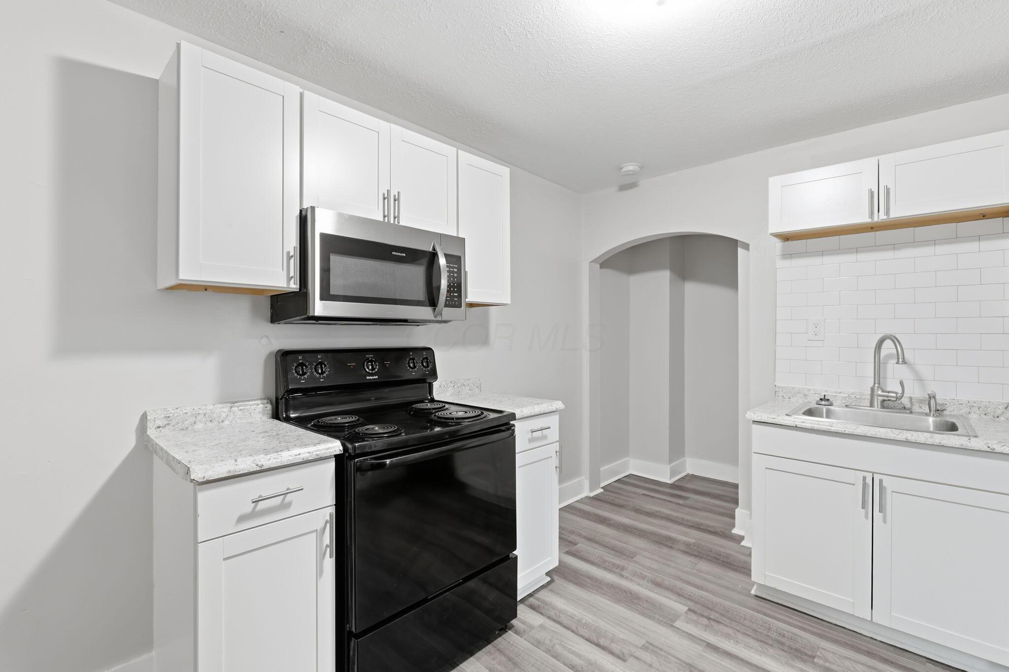 490 E Markison Avenue Property Photo 17