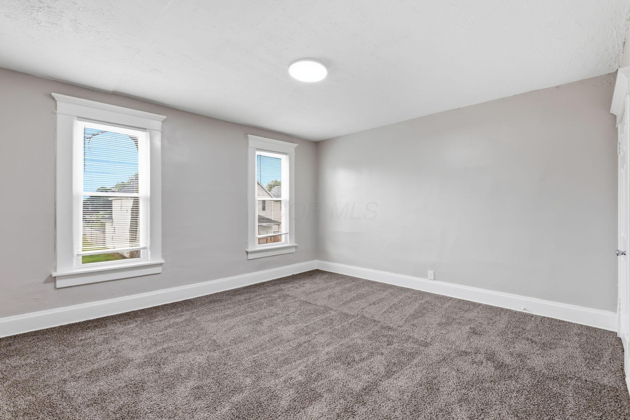 490 E Markison Avenue Property Photo 19