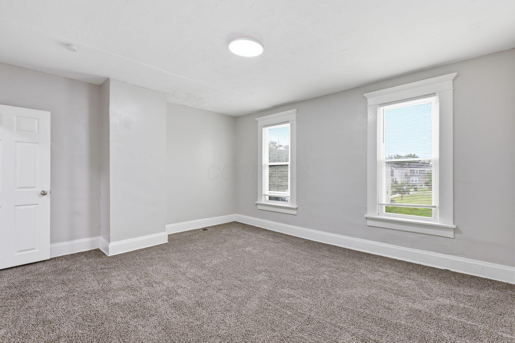 490 E Markison Avenue Property Photo 21