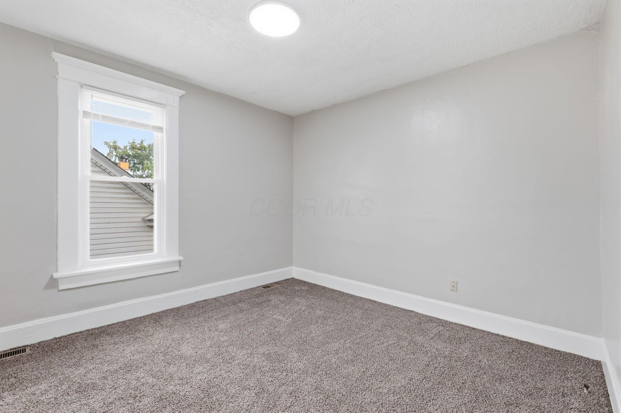 490 E Markison Avenue Property Photo 22
