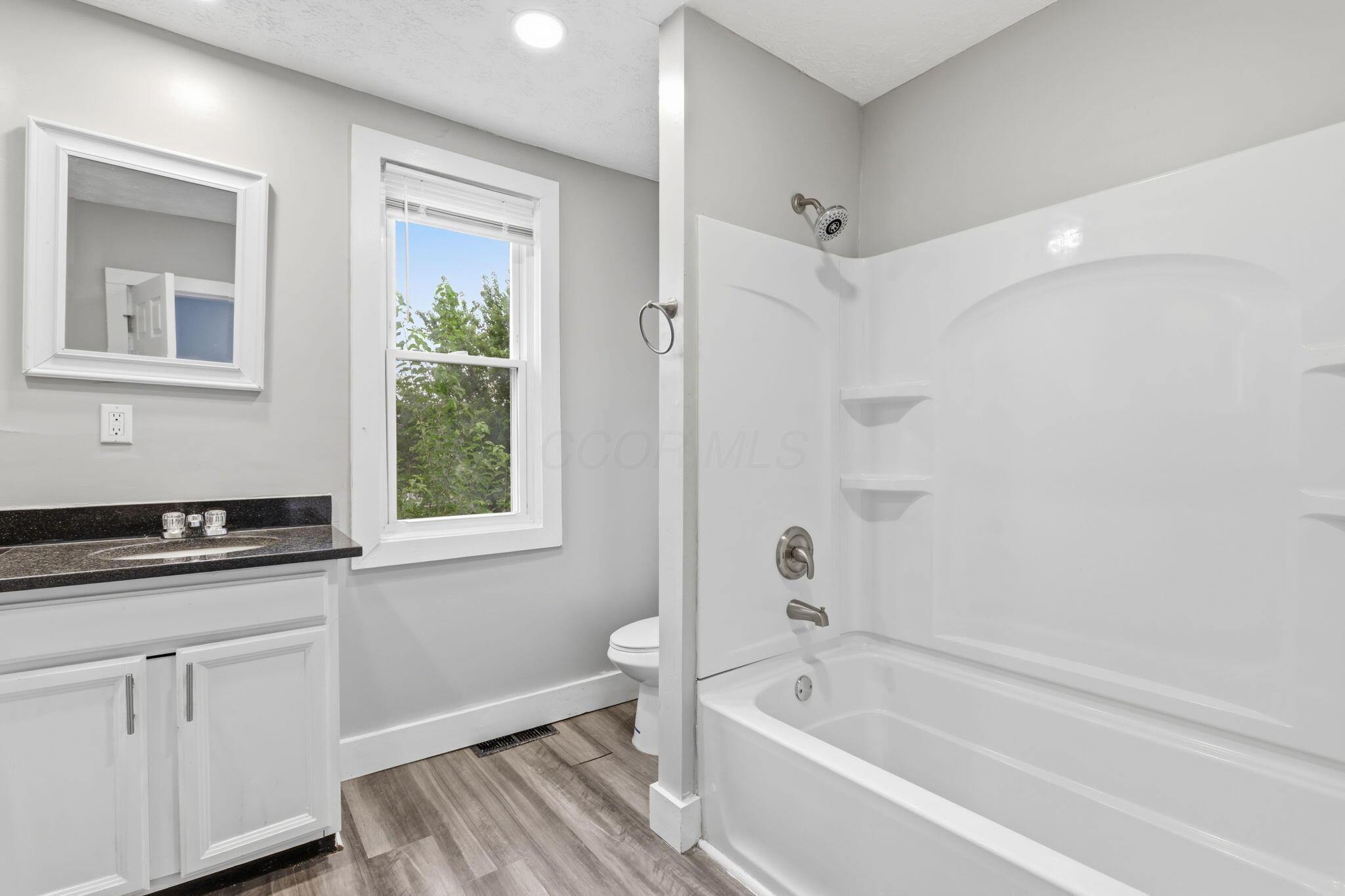 490 E Markison Avenue Property Photo 28