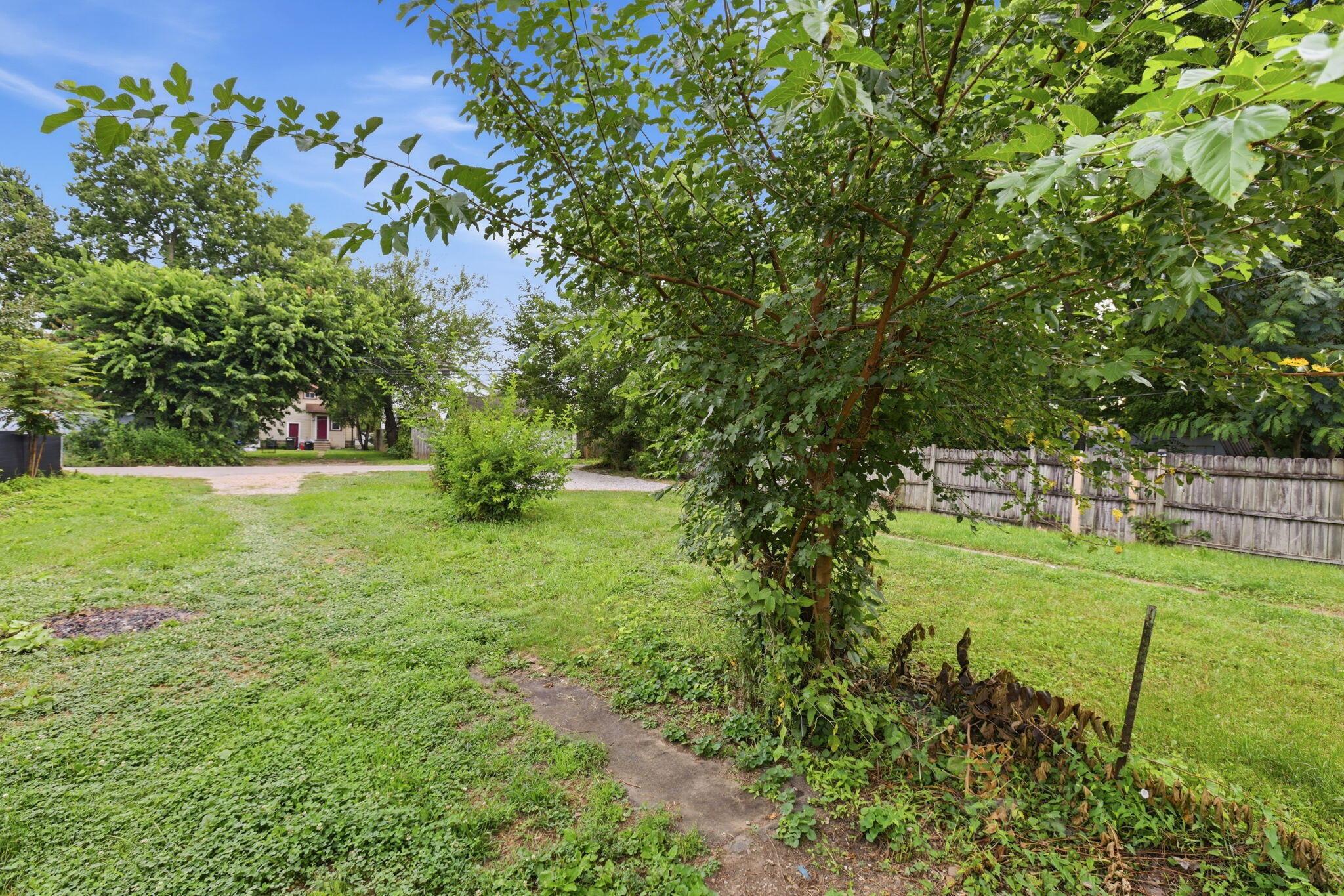 490 E Markison Avenue Property Photo 39