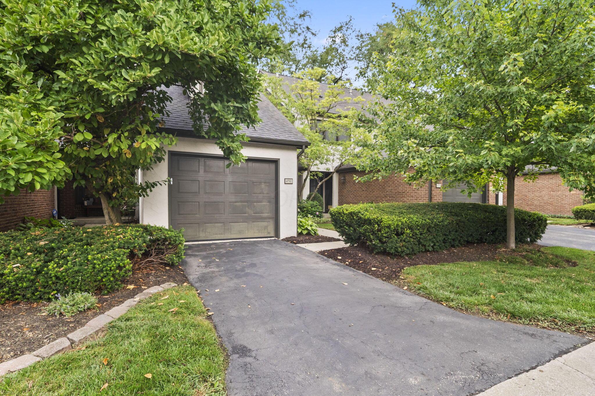 6752 Willow Grove Place E Property Photo 1