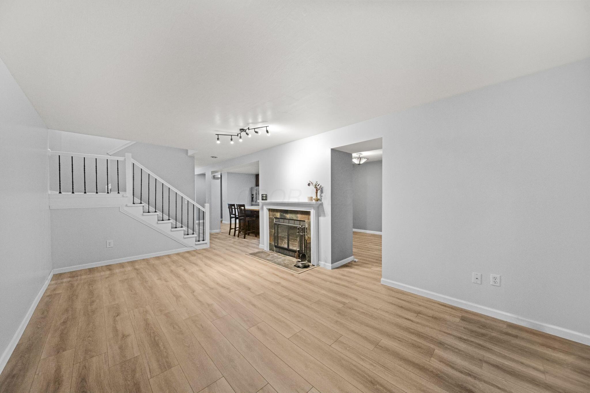 6752 Willow Grove Place E Property Photo 6