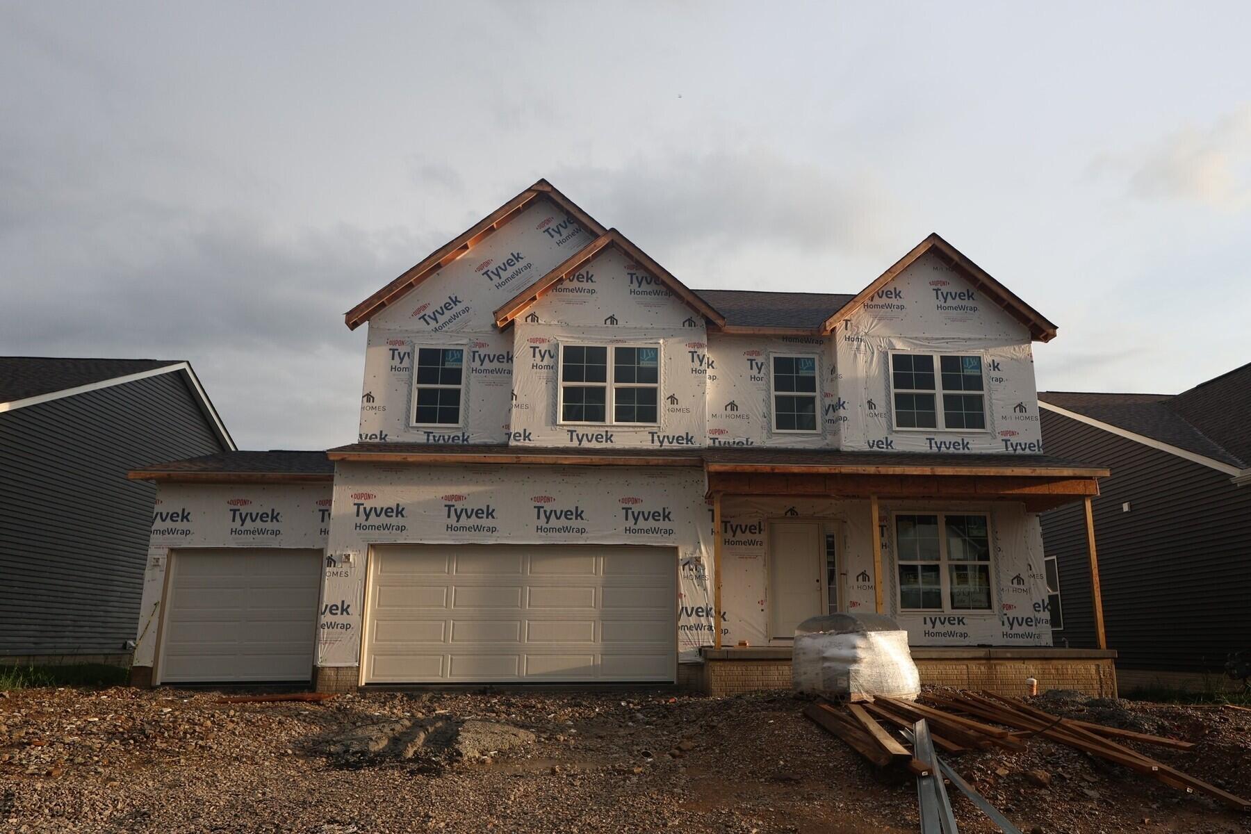 7931 Collins Drive Property Photo 1