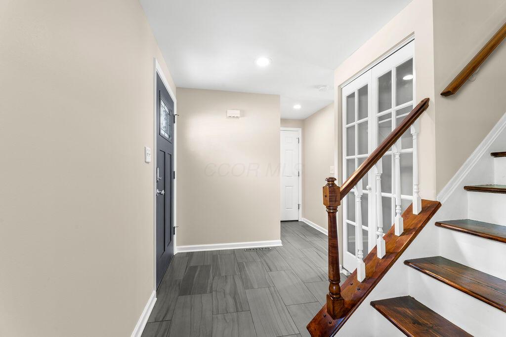 719 Timberlake Drive Property Photo 6