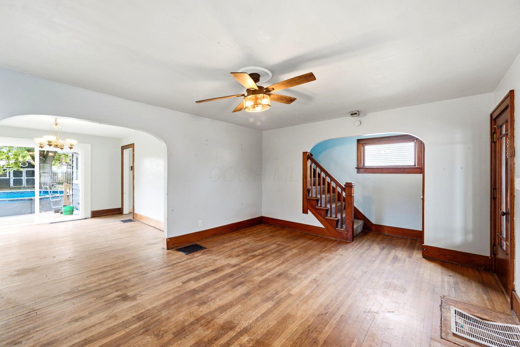 520 Oak Street Property Photo 5