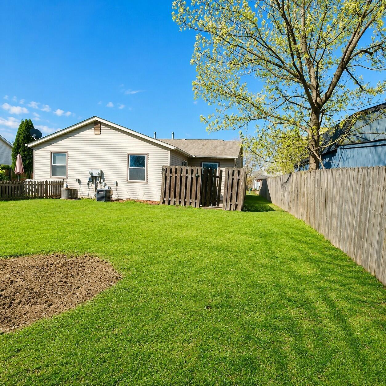 4066 Greenery Drive, 4068 Property Photo 14