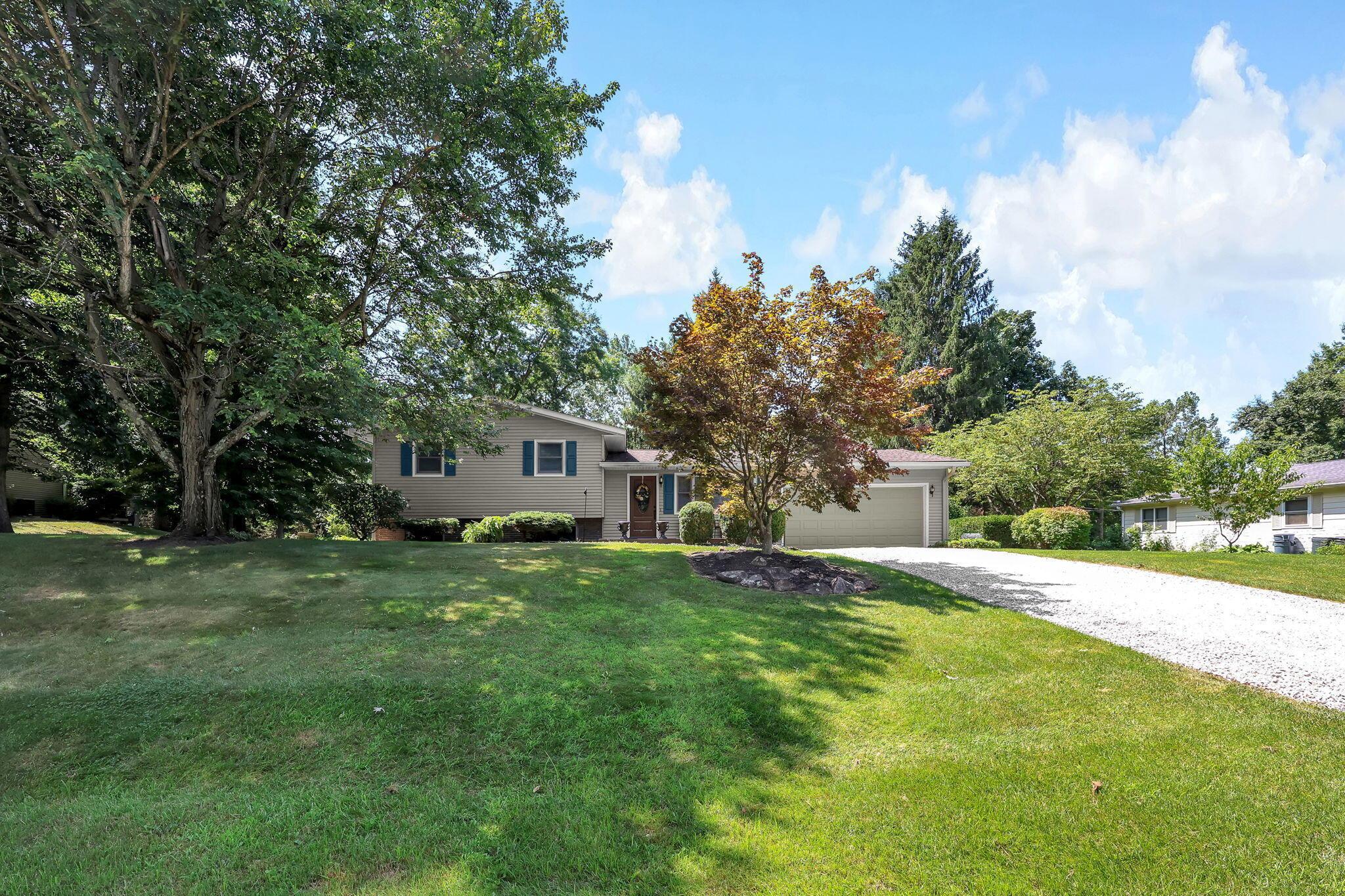 634 Knoll Drive Property Photo 1
