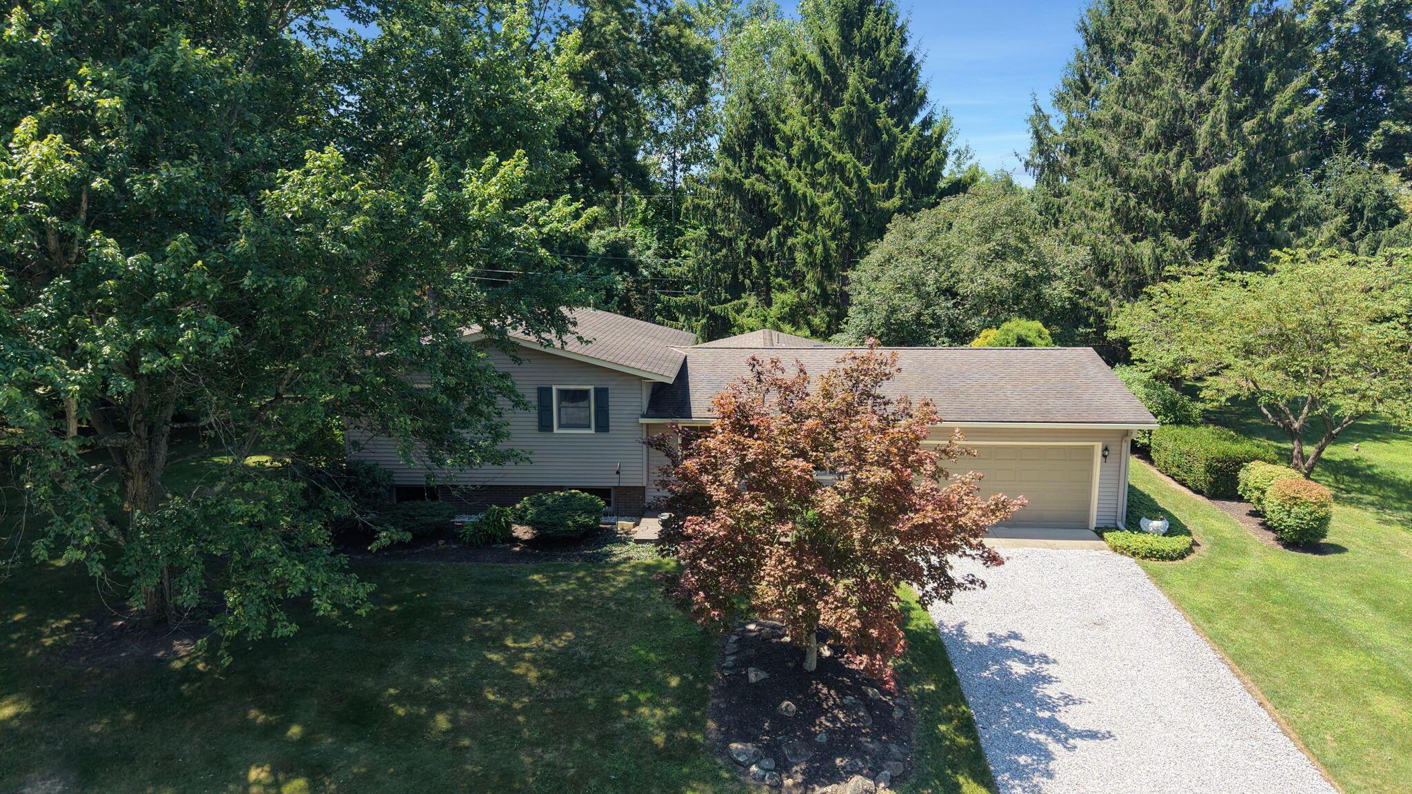 634 Knoll Drive Property Photo 3