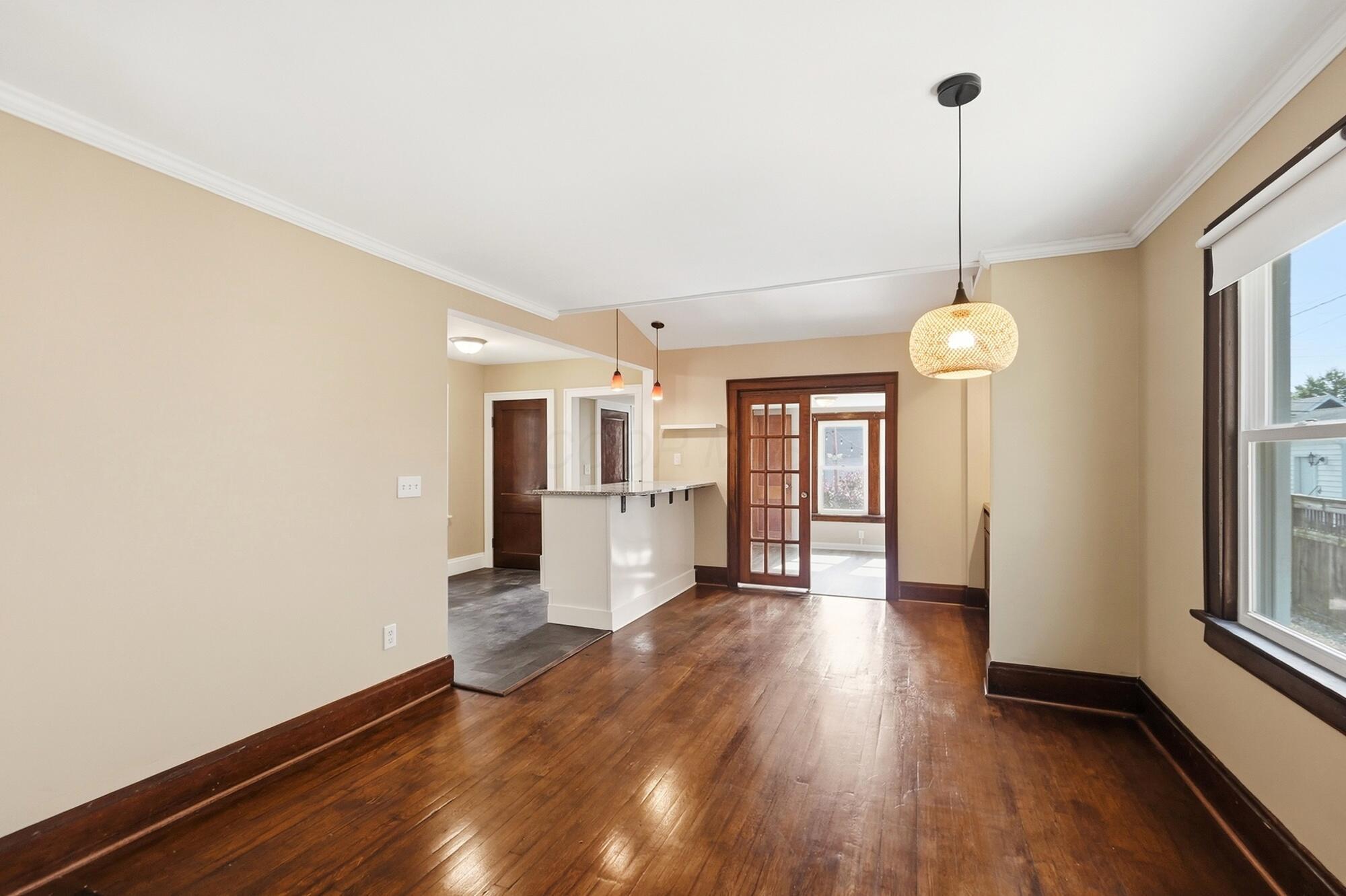 1300 Ashland Avenue Property Photo 9