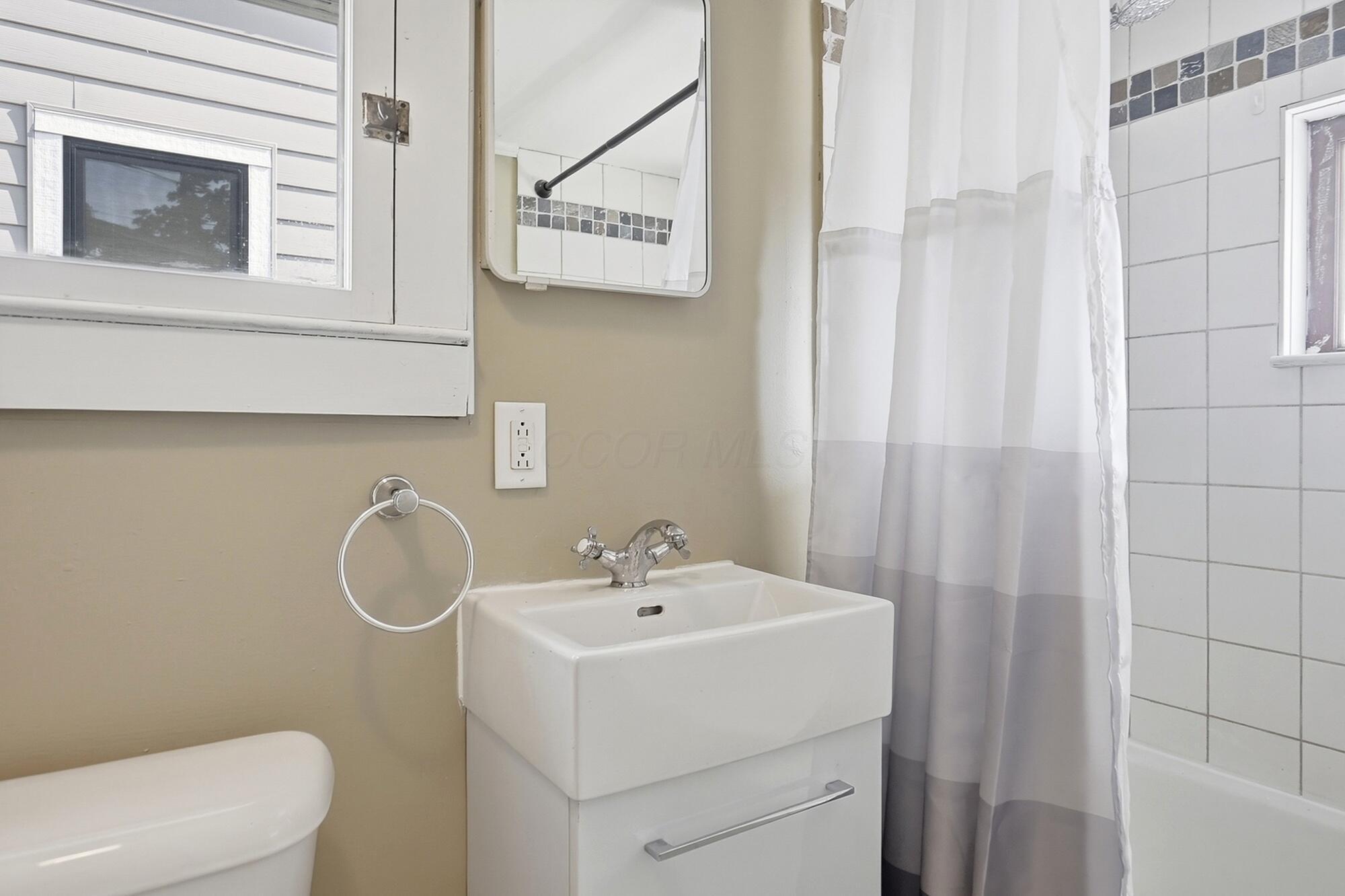 1300 Ashland Avenue Property Photo 23