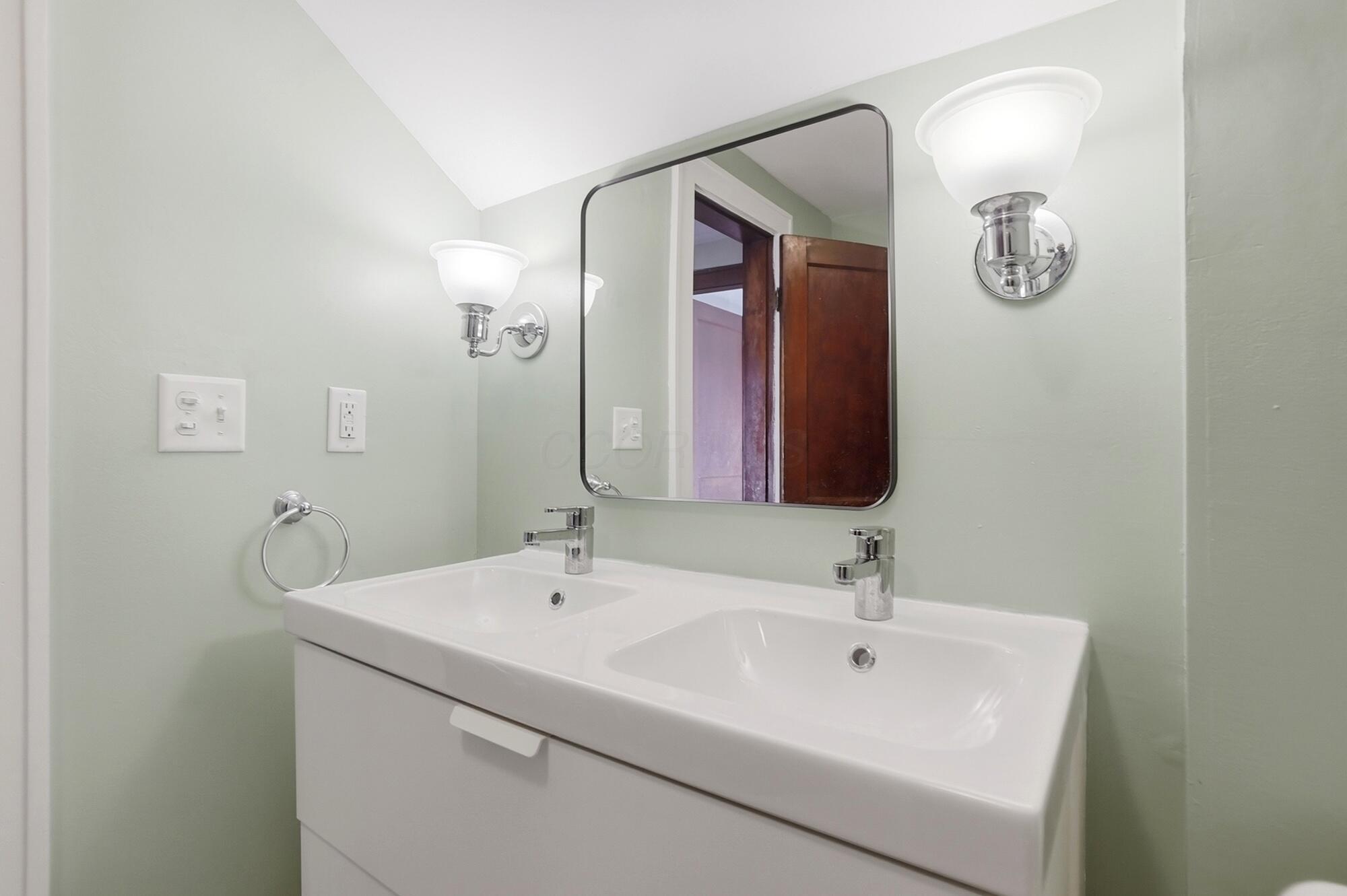1300 Ashland Avenue Property Photo 33