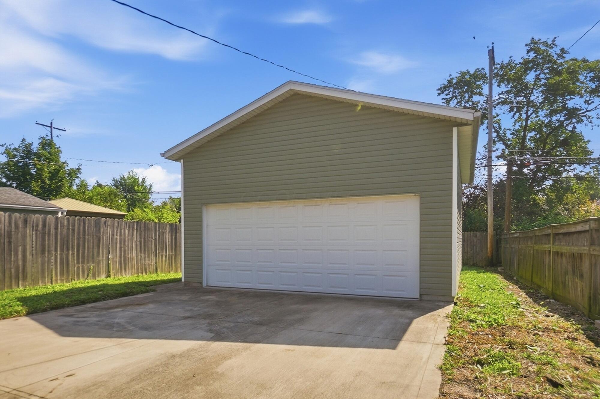 1300 Ashland Avenue Property Photo 43