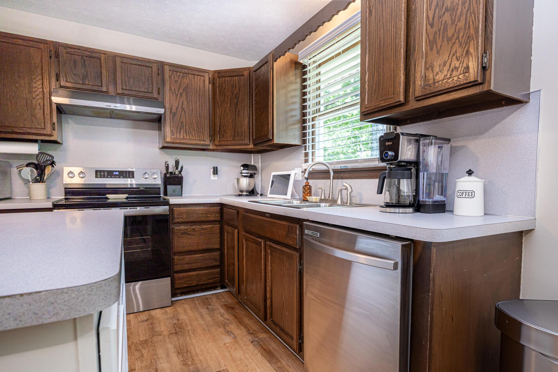 7932 Gause Road Property Photo 6