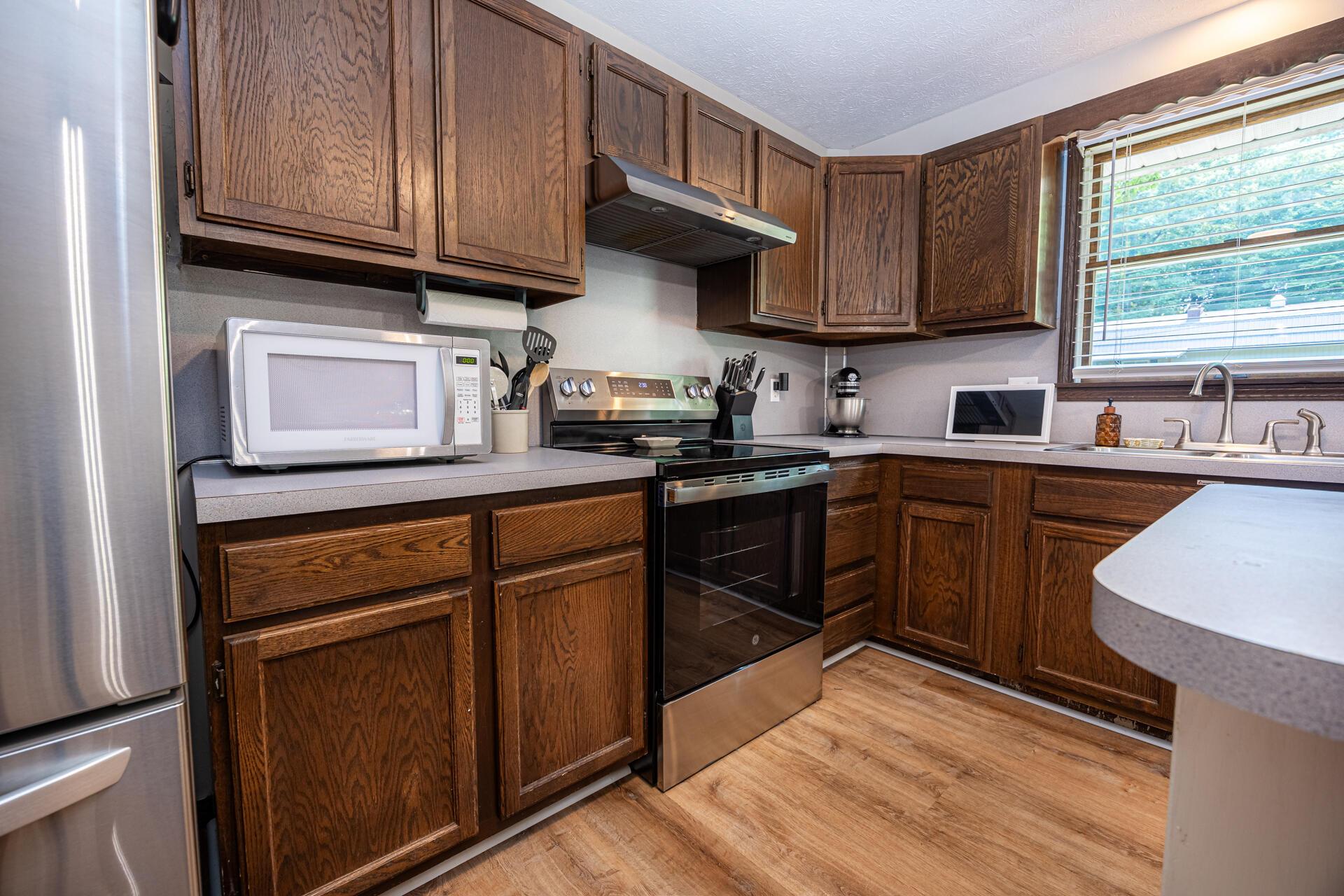7932 Gause Road Property Photo 7