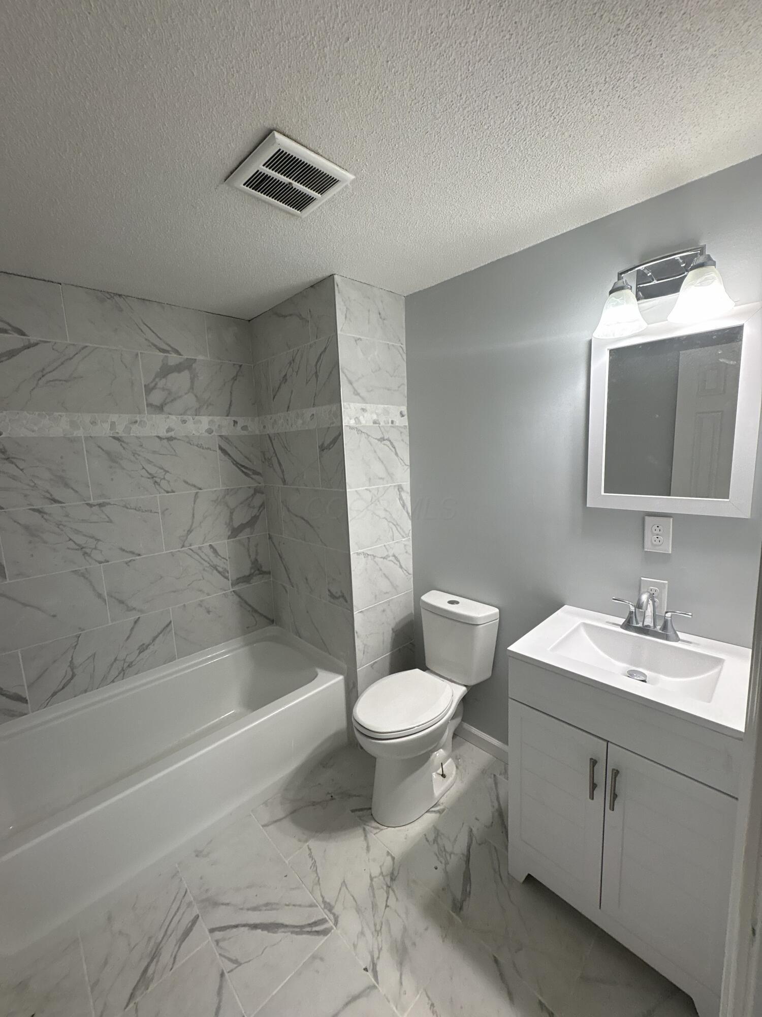 1599 Mcnaughten Road Property Photo 10
