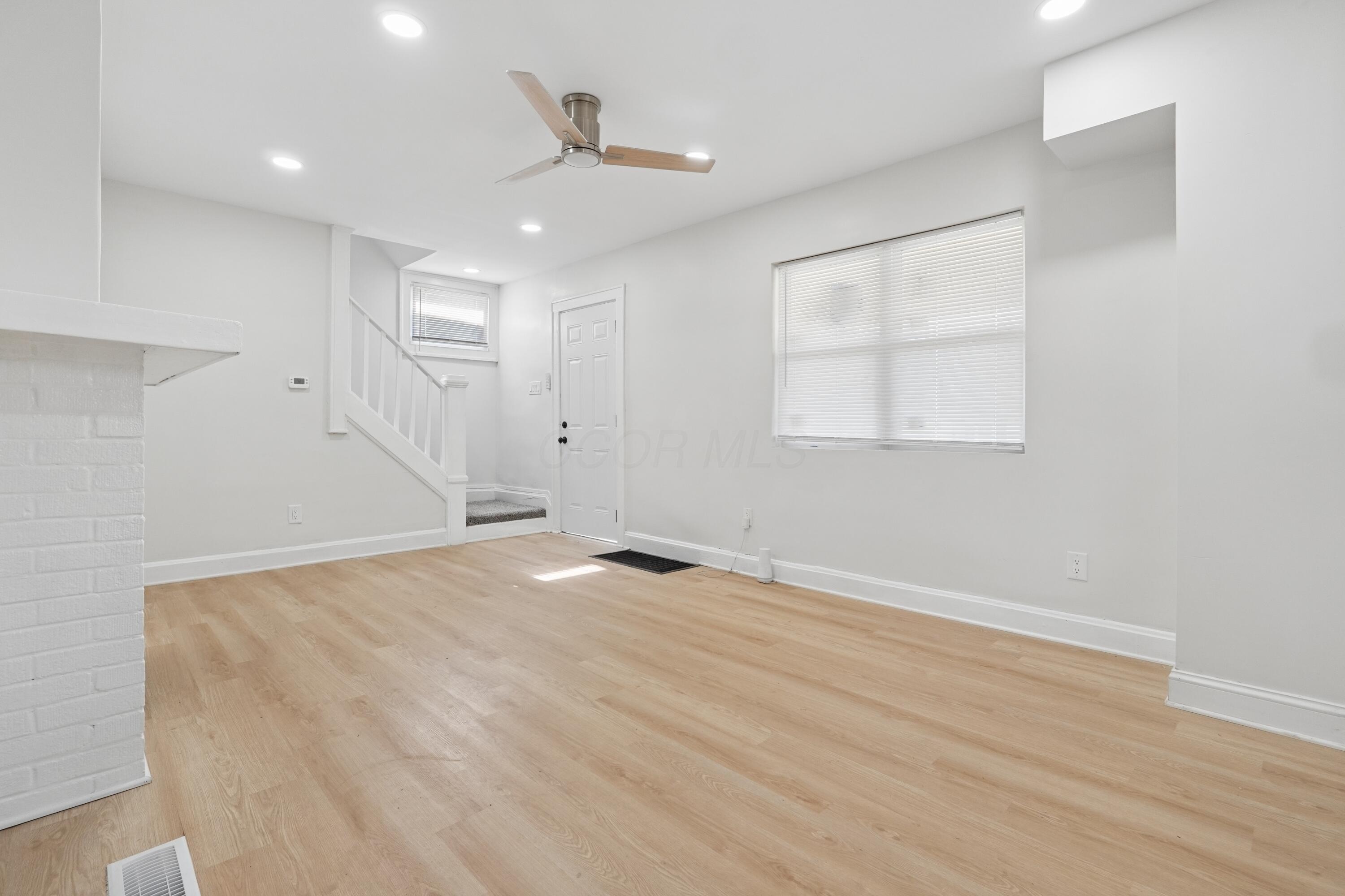 1186 E 21st Avenue Property Photo 9