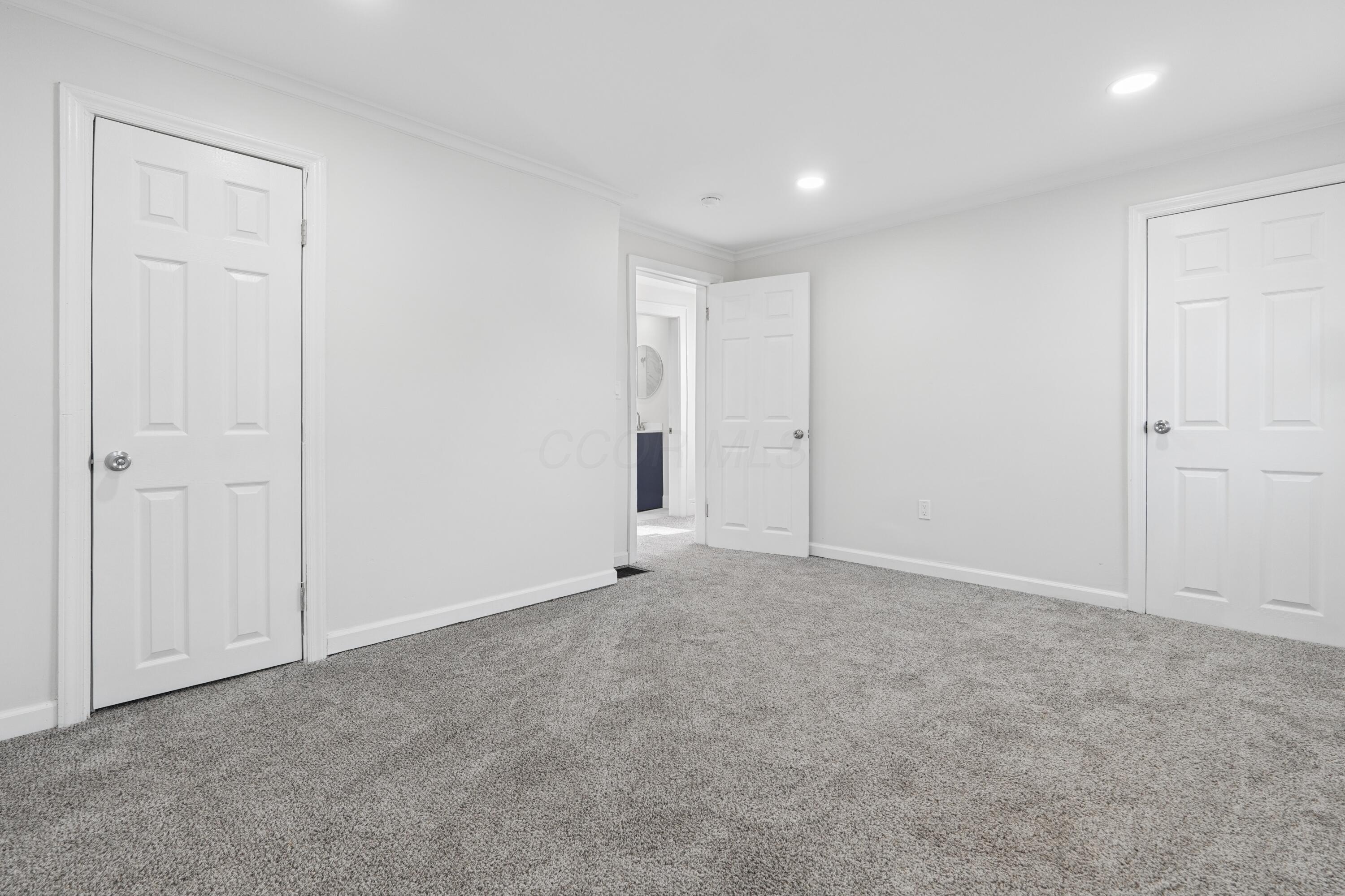 1186 E 21st Avenue Property Photo 22