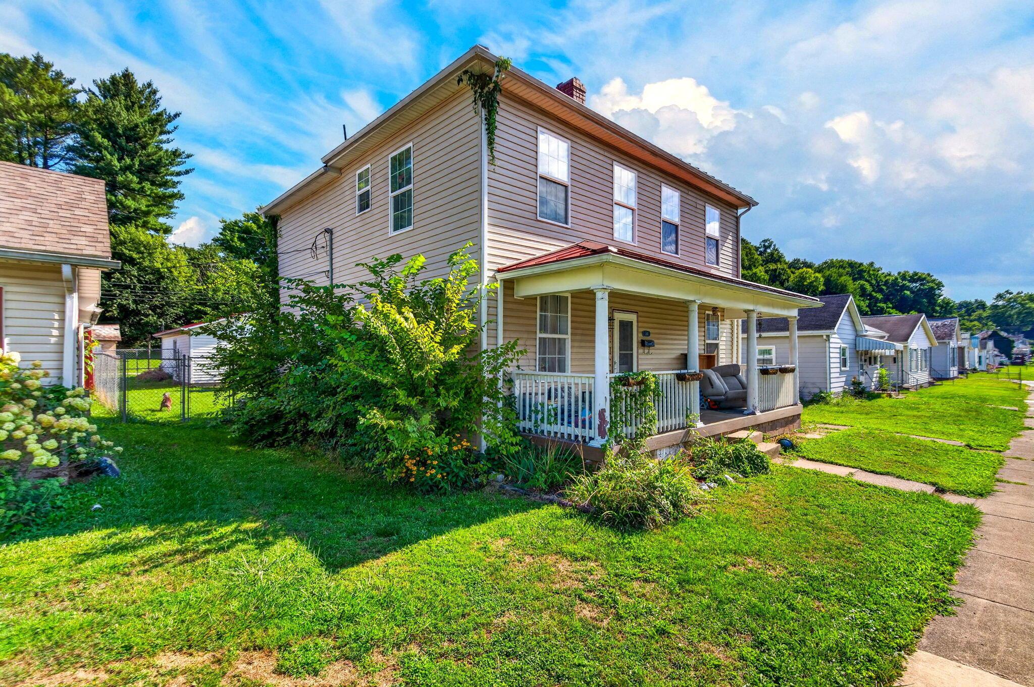 764 3rd Street Property Photo 4