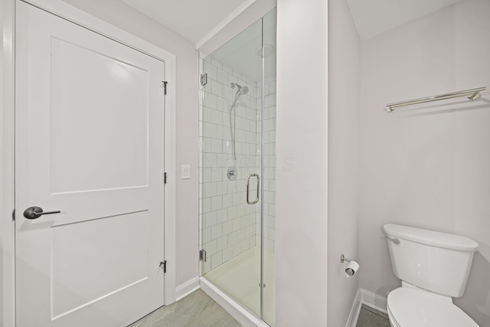 207 E 5th Avenue Property Photo 24