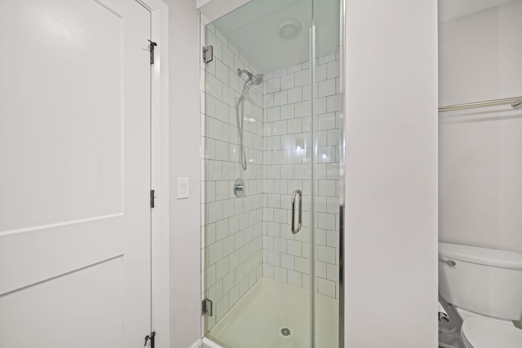 207 E 5th Avenue Property Photo 25
