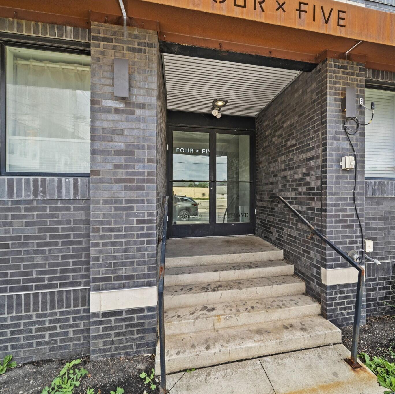 207 E 5th Avenue Property Photo 33