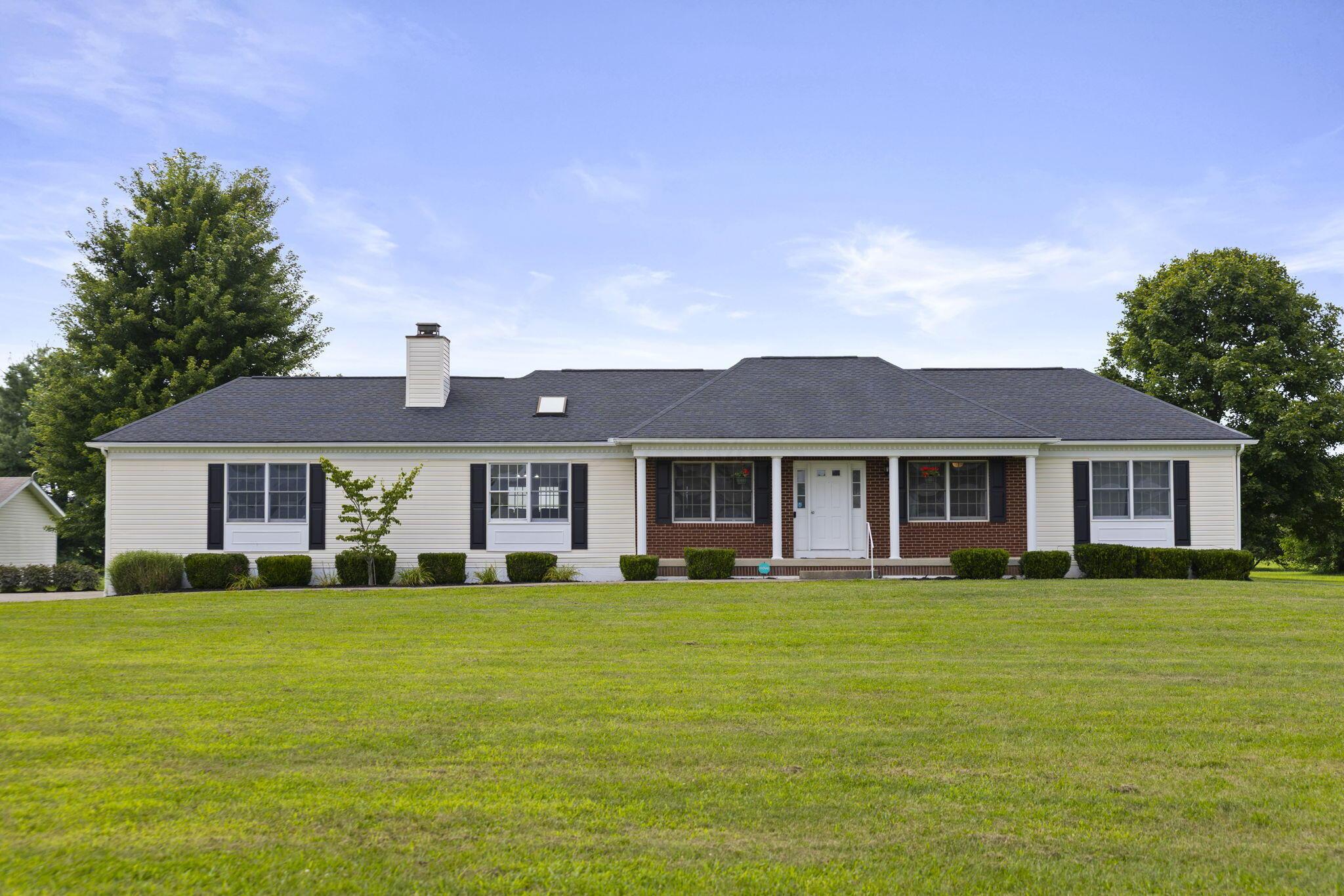 12865 Lockbourne Eastern Road Property Photo 1