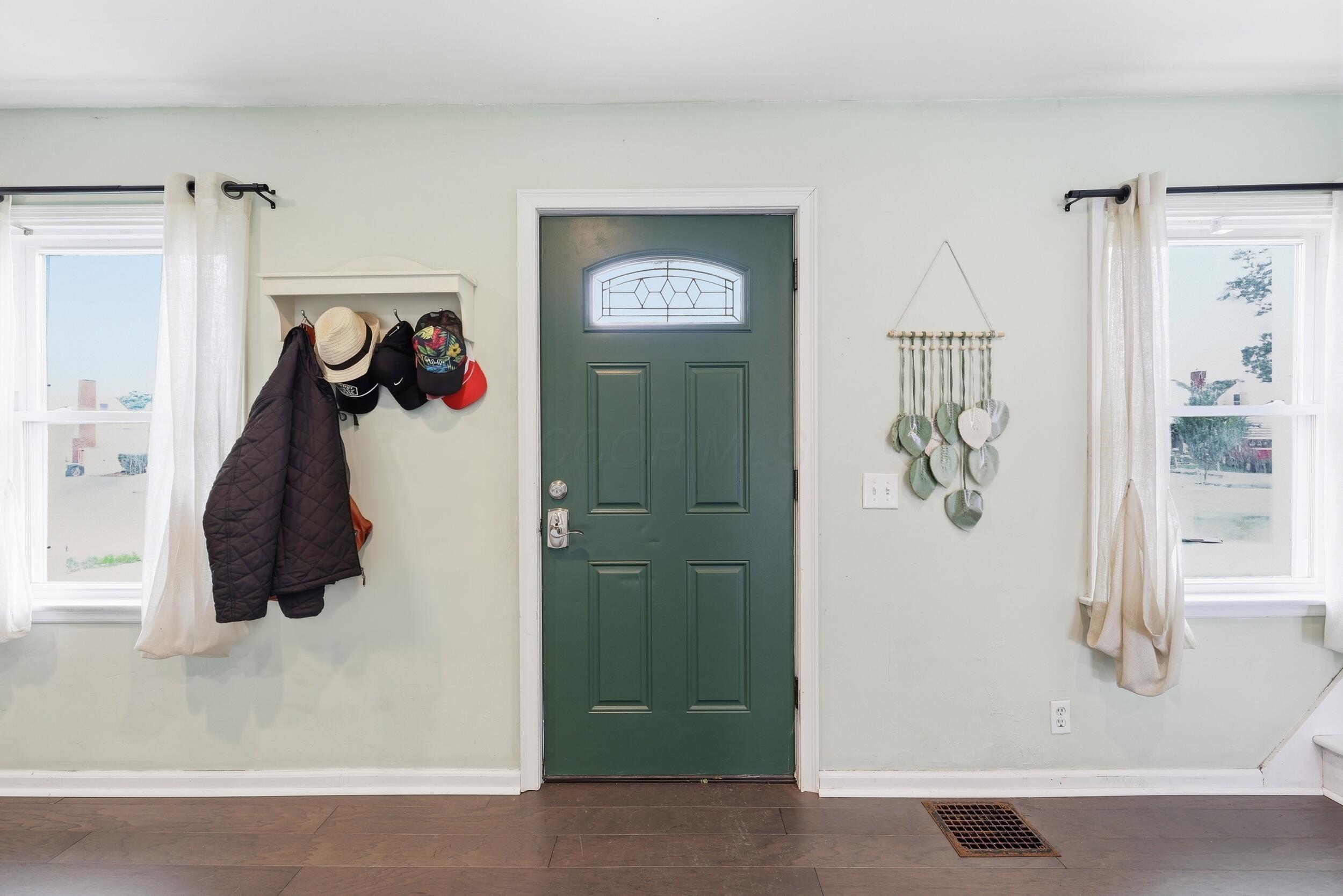 869 Binns Boulevard Property Photo 3